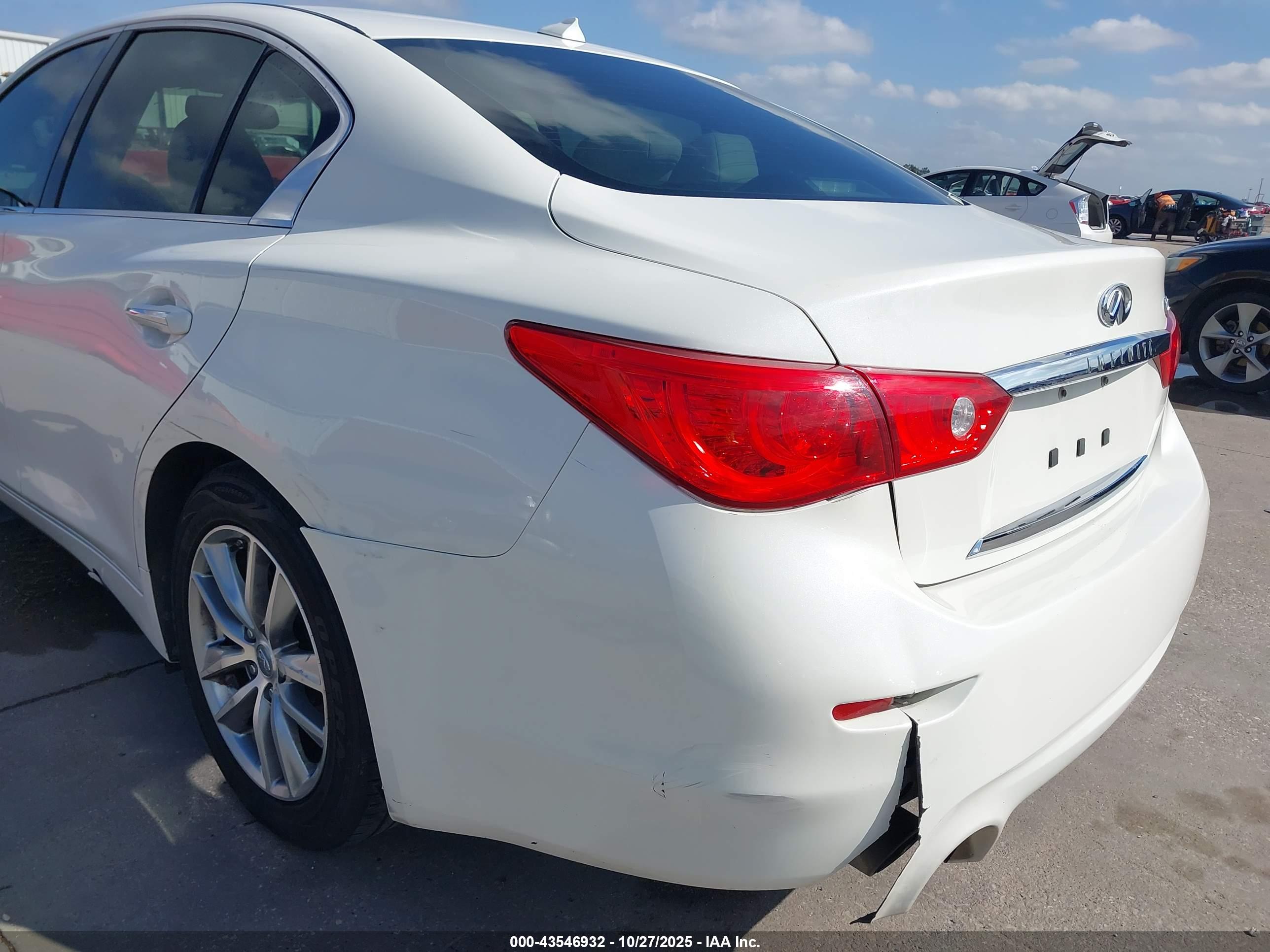 INFINITI Q50 image 6
