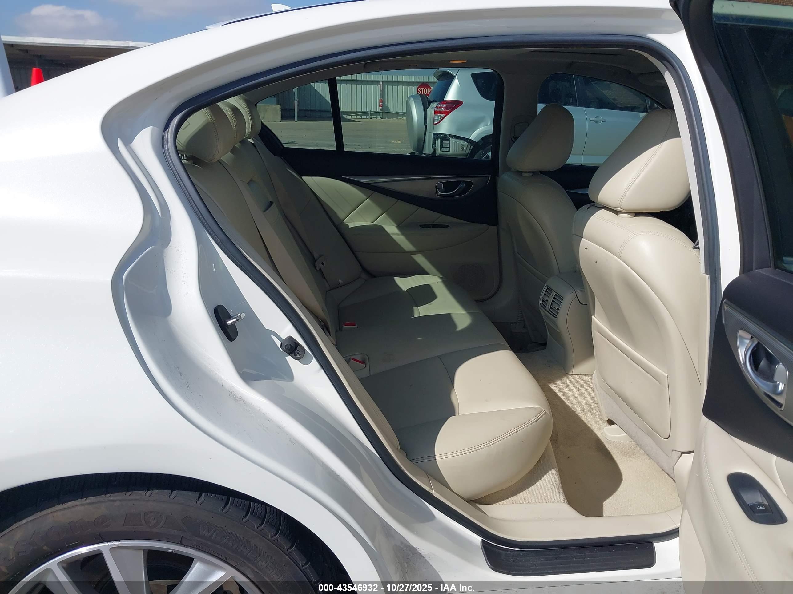 INFINITI Q50 image 8