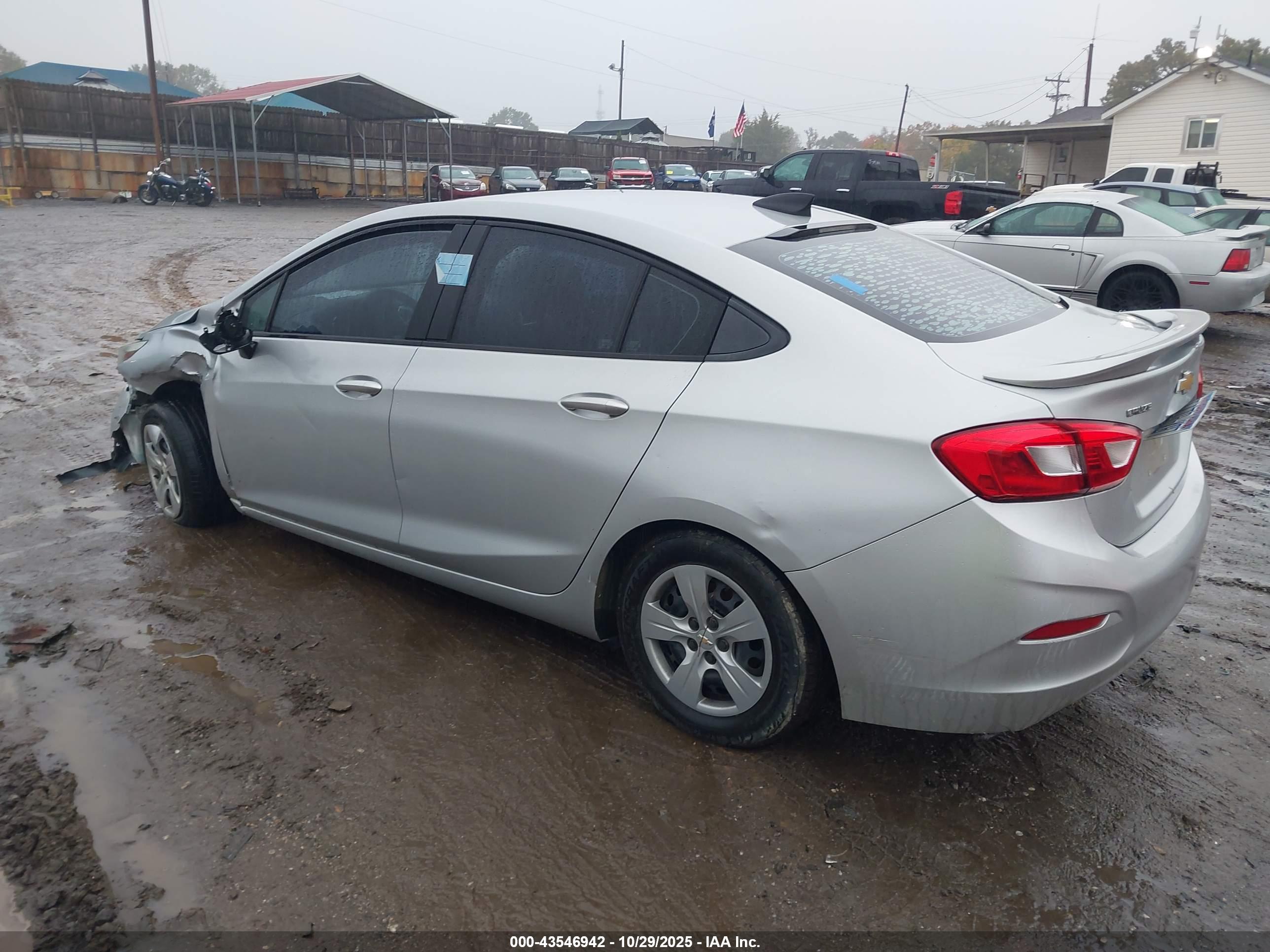 CHEVROLET CRUZE image 3