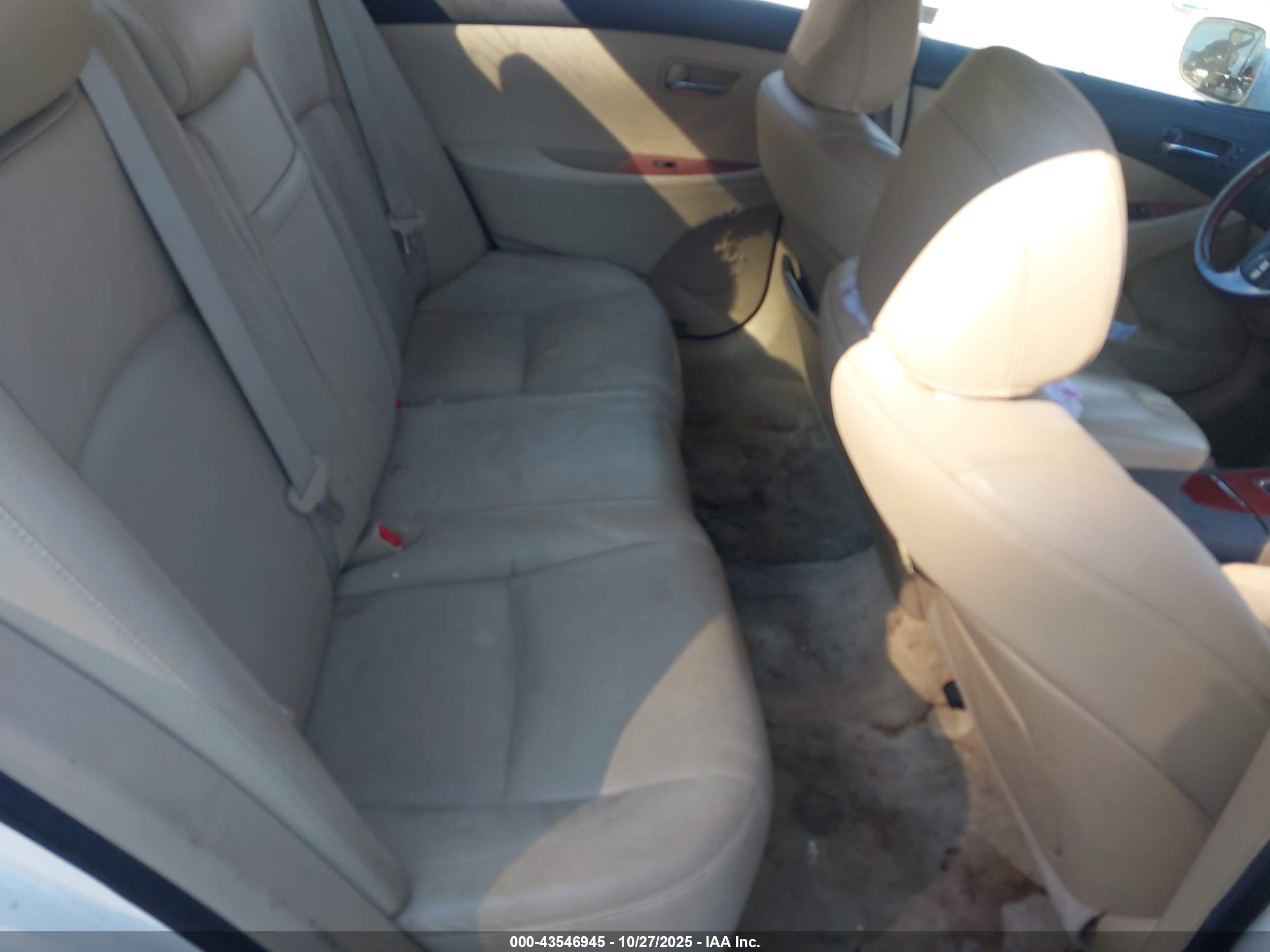 LEXUS ES image 8