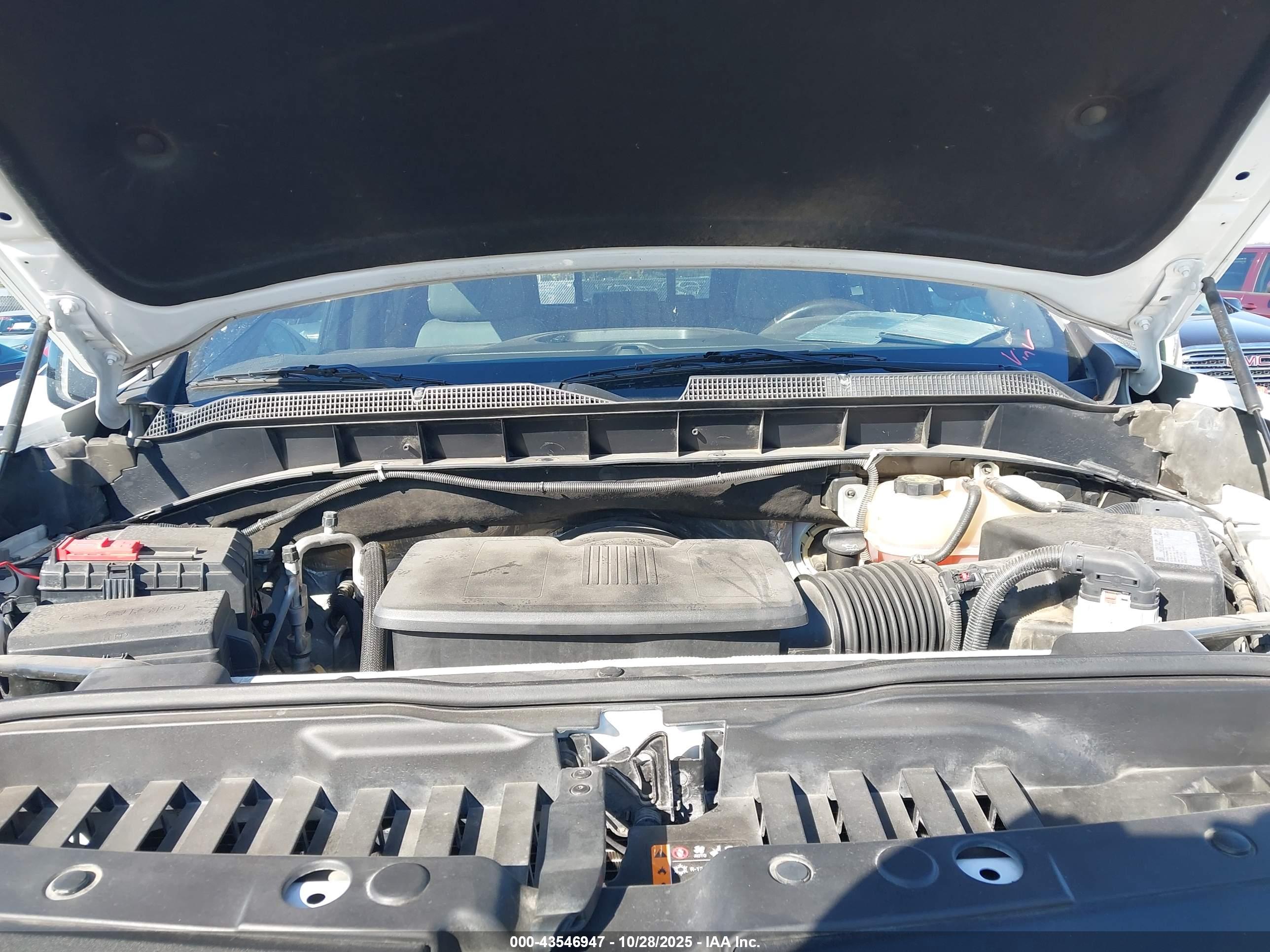 CHEVROLET SILVERADO image 10