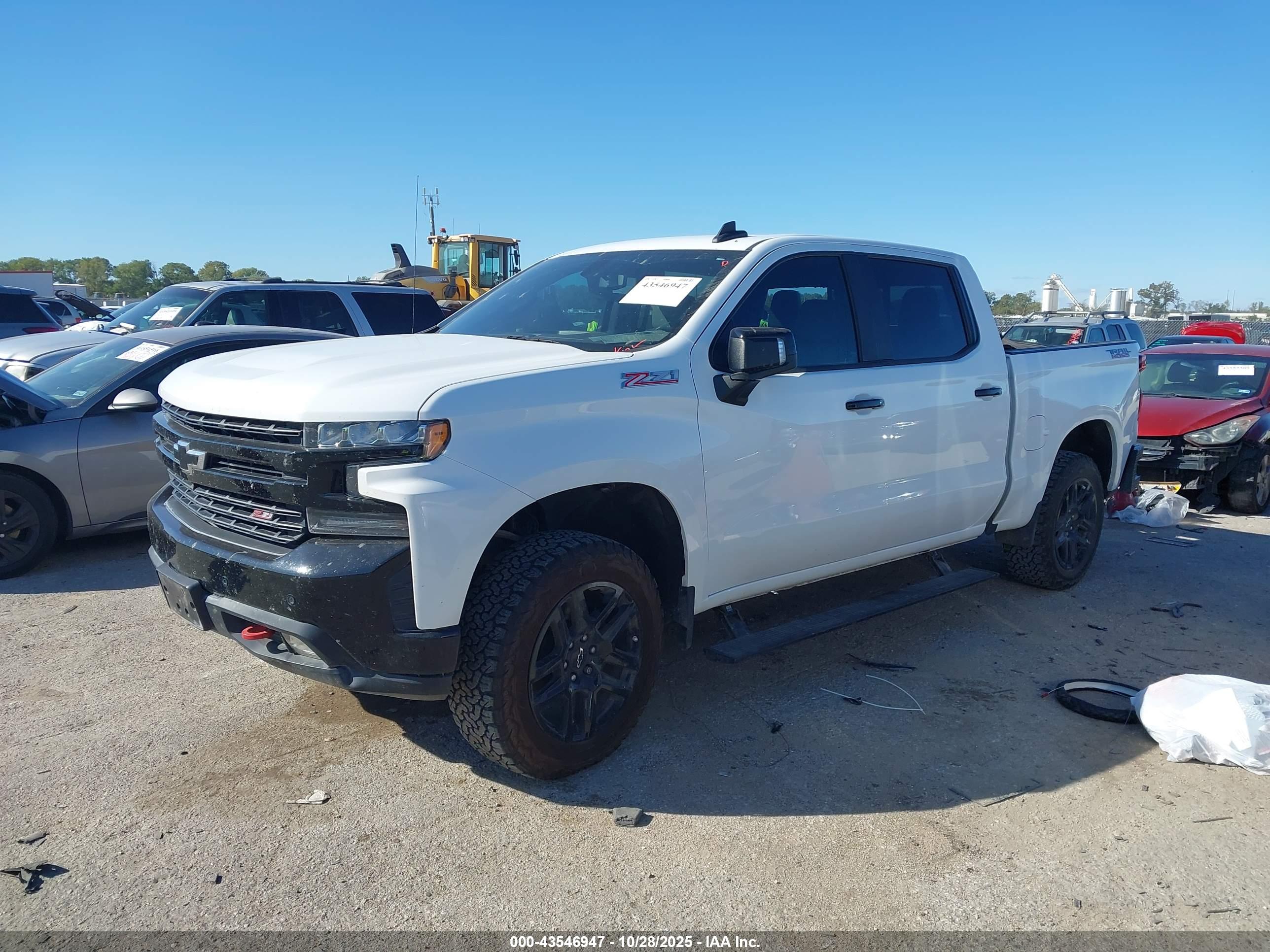CHEVROLET SILVERADO image 2