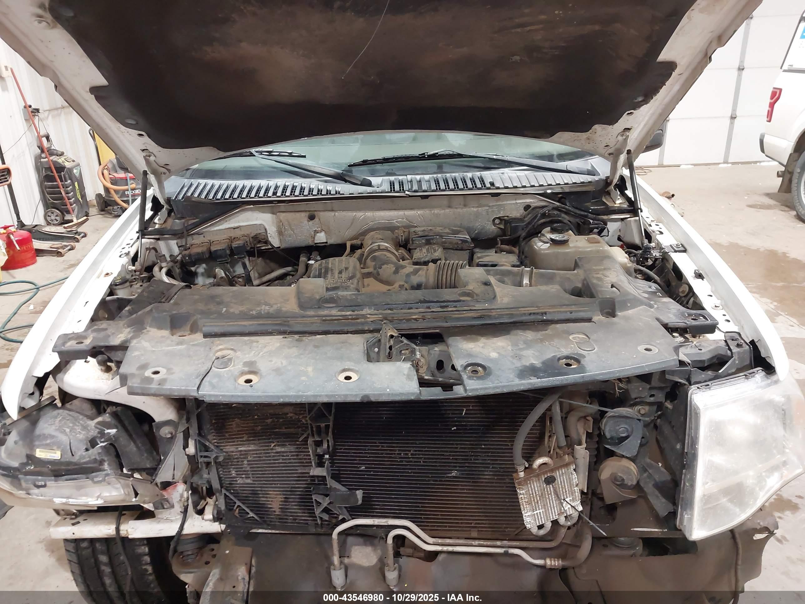 FORD EXPEDITION image 10