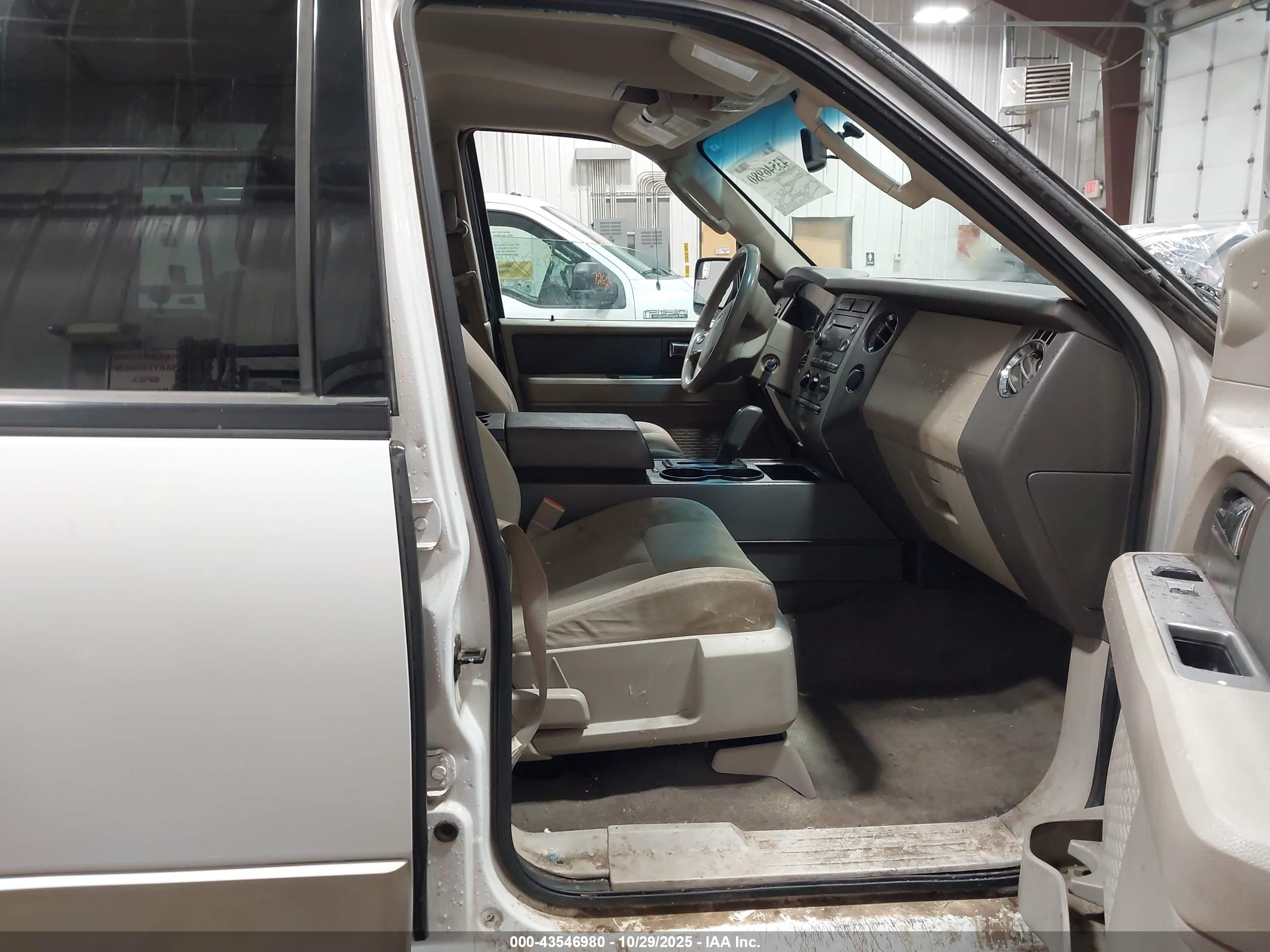 FORD EXPEDITION image 5