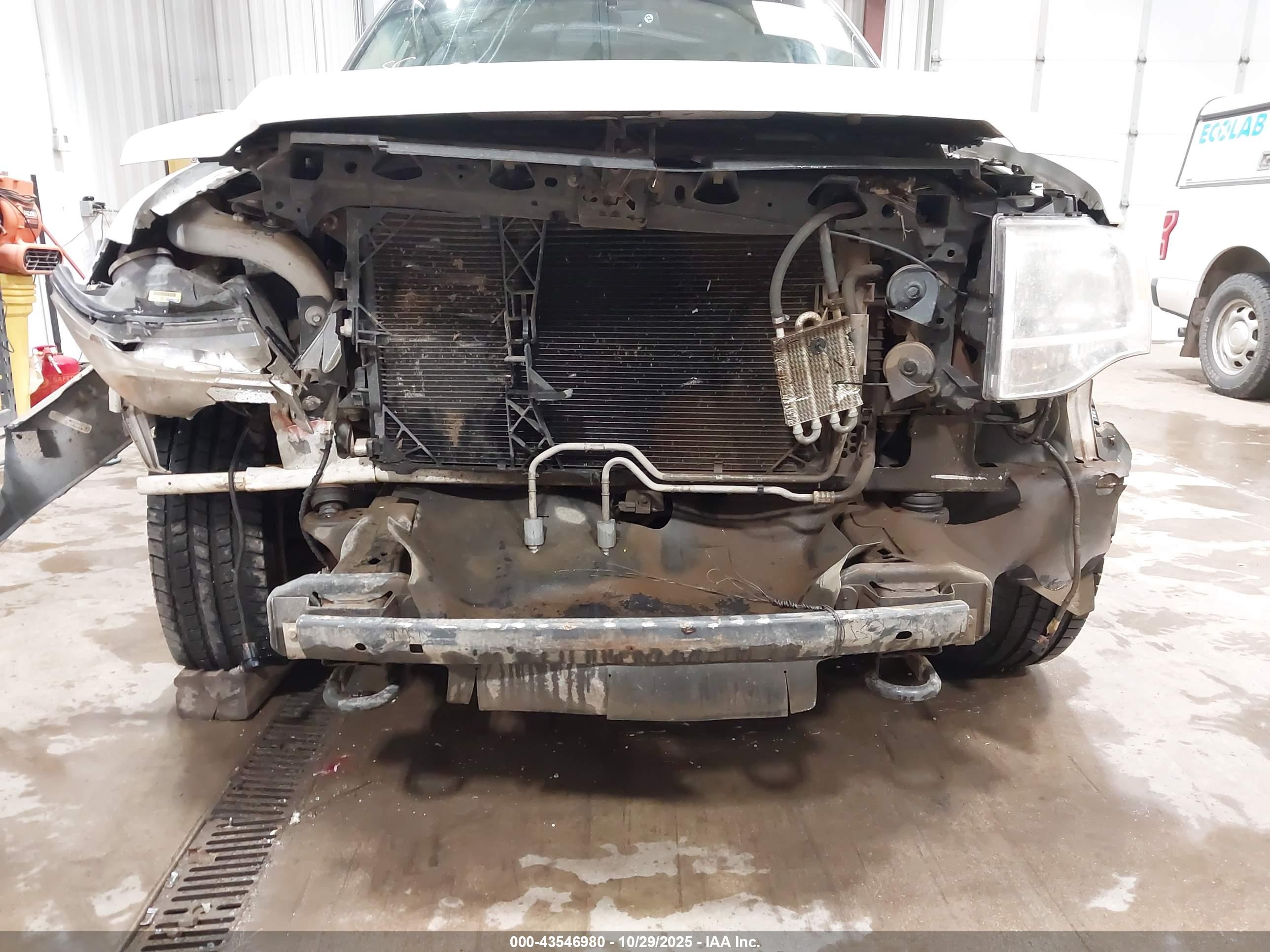 FORD EXPEDITION image 6
