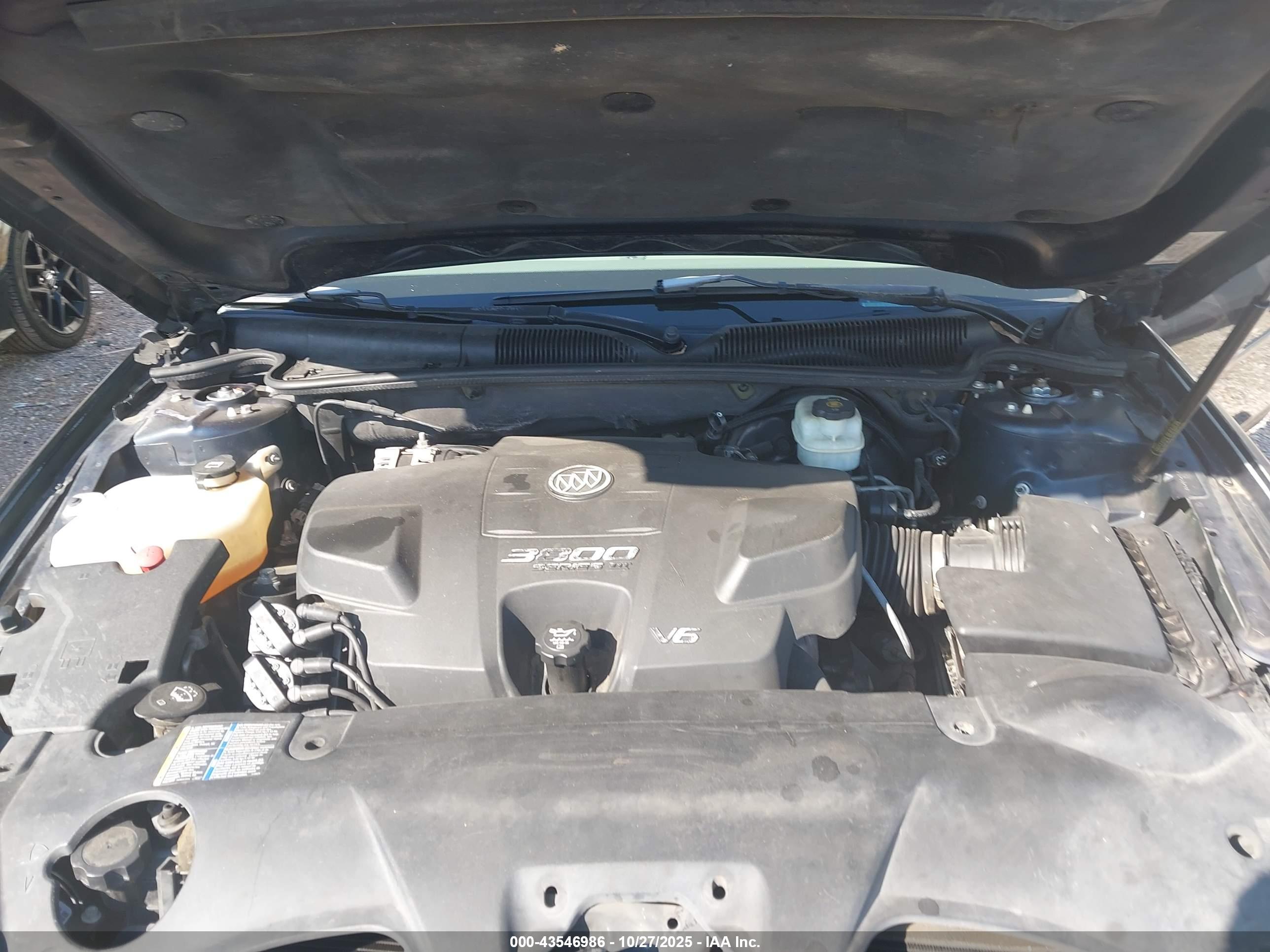 BUICK LUCERNE image 10