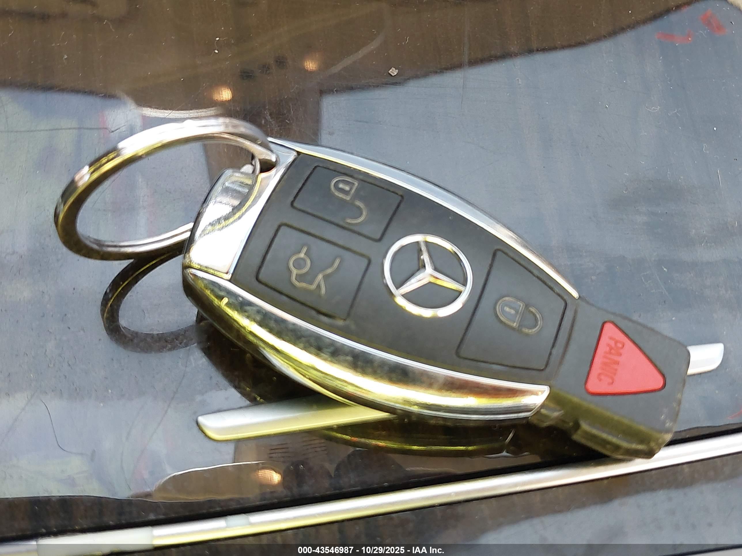 MERCEDES-BENZ GLC image 11