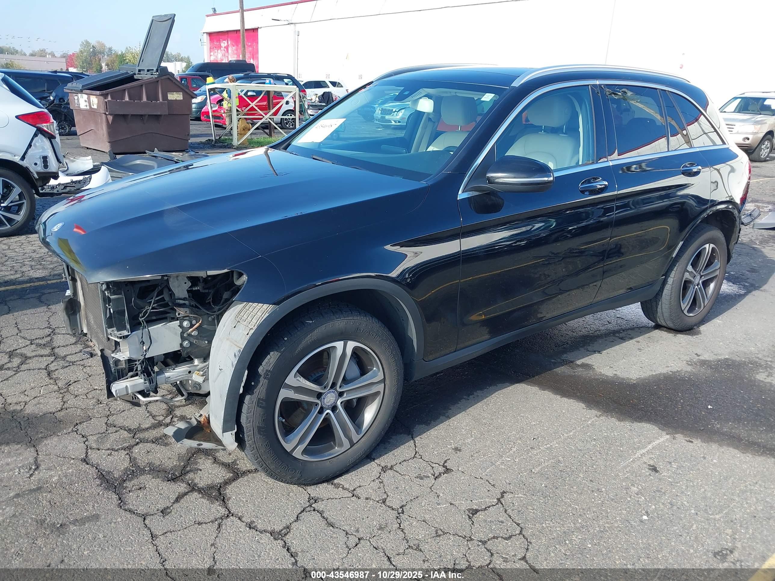 MERCEDES-BENZ GLC image 2