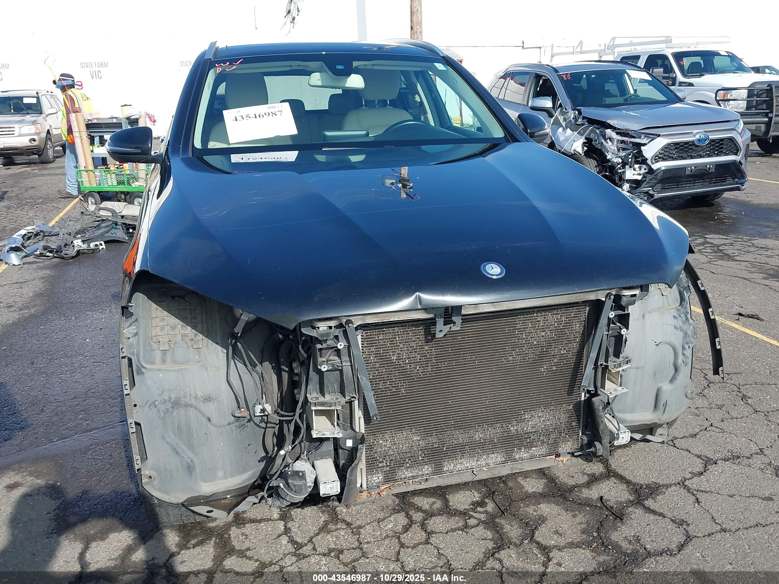 MERCEDES-BENZ GLC image 6