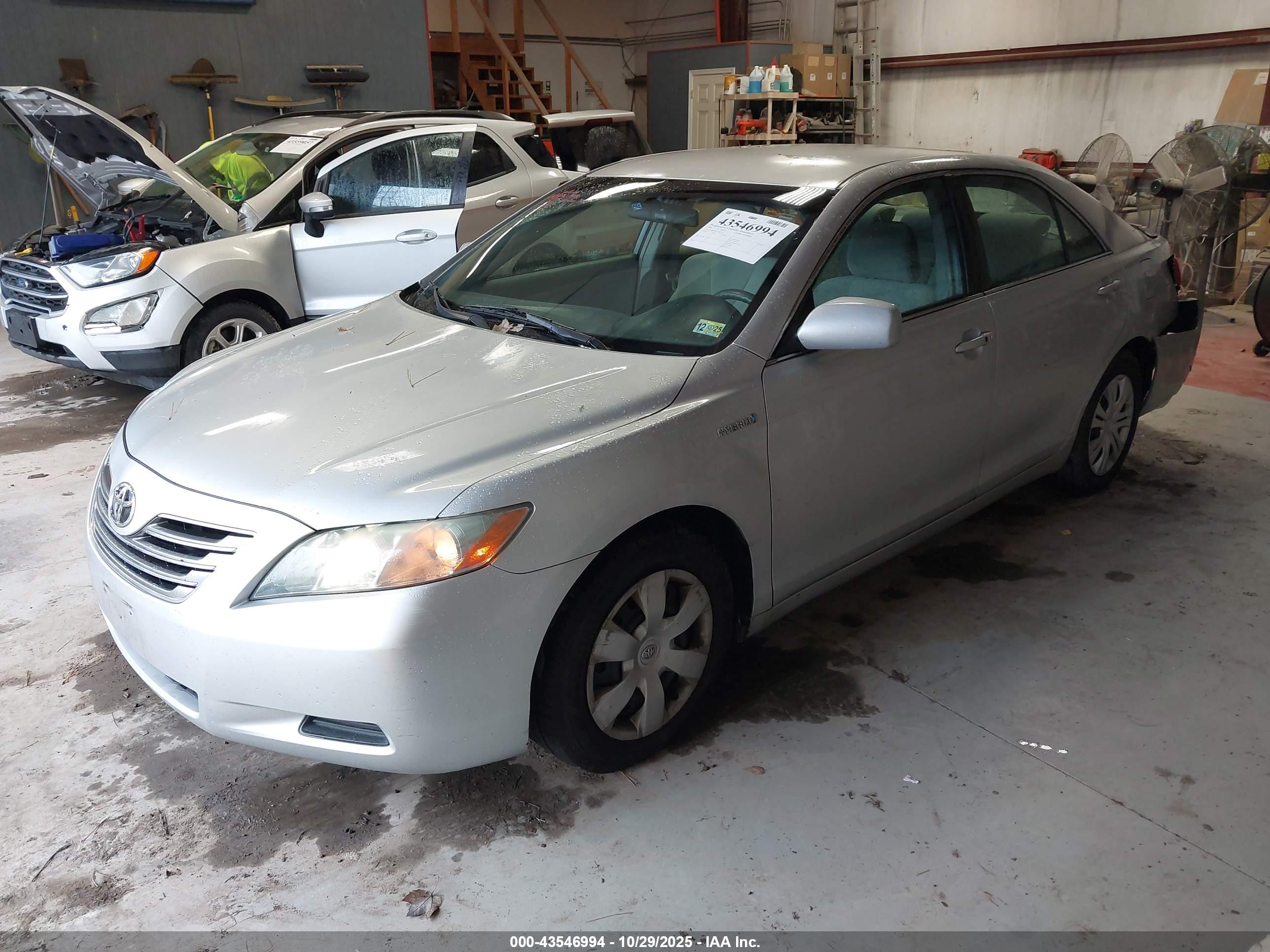 TOYOTA CAMRY image 2