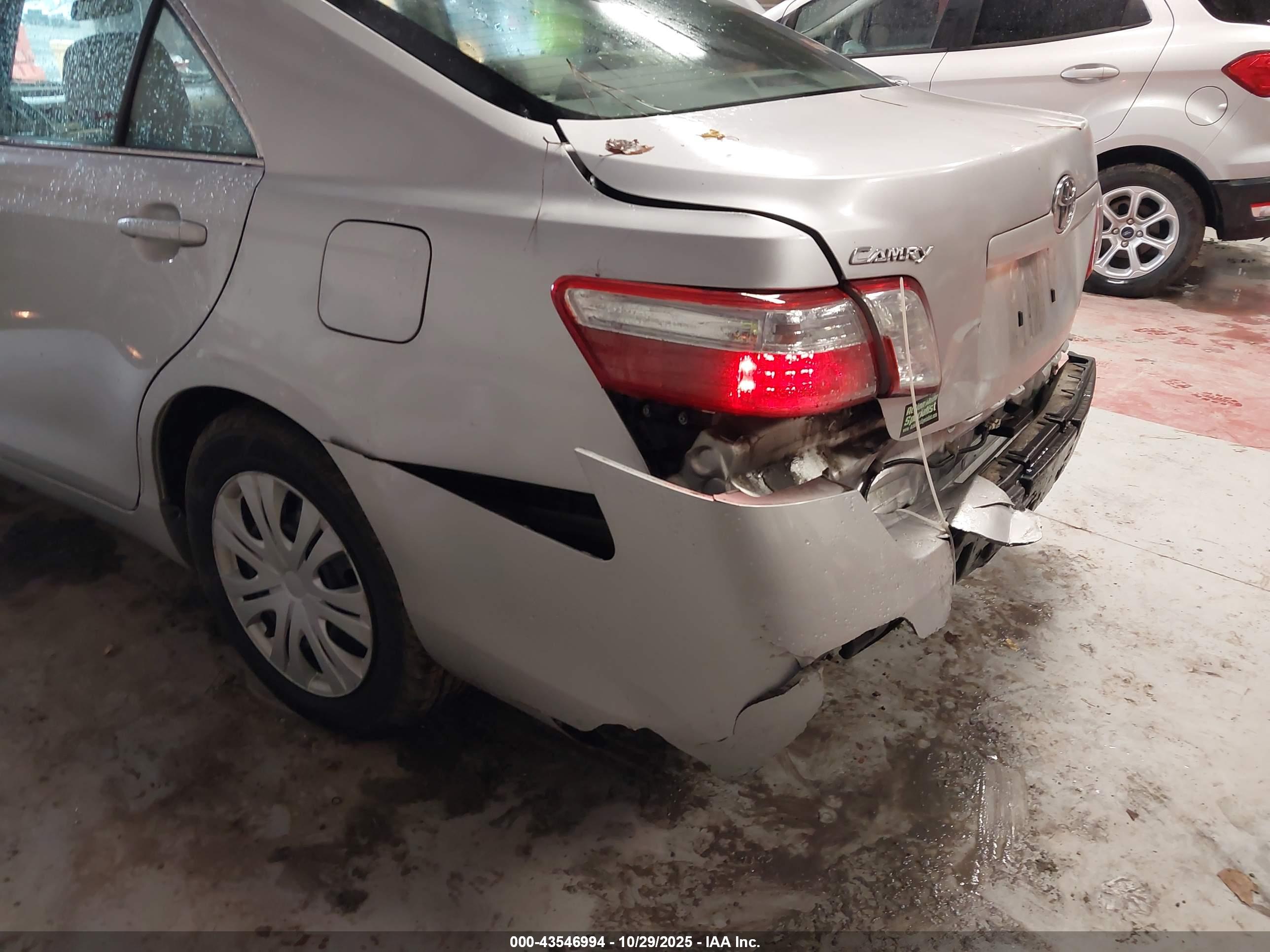 TOYOTA CAMRY image 6