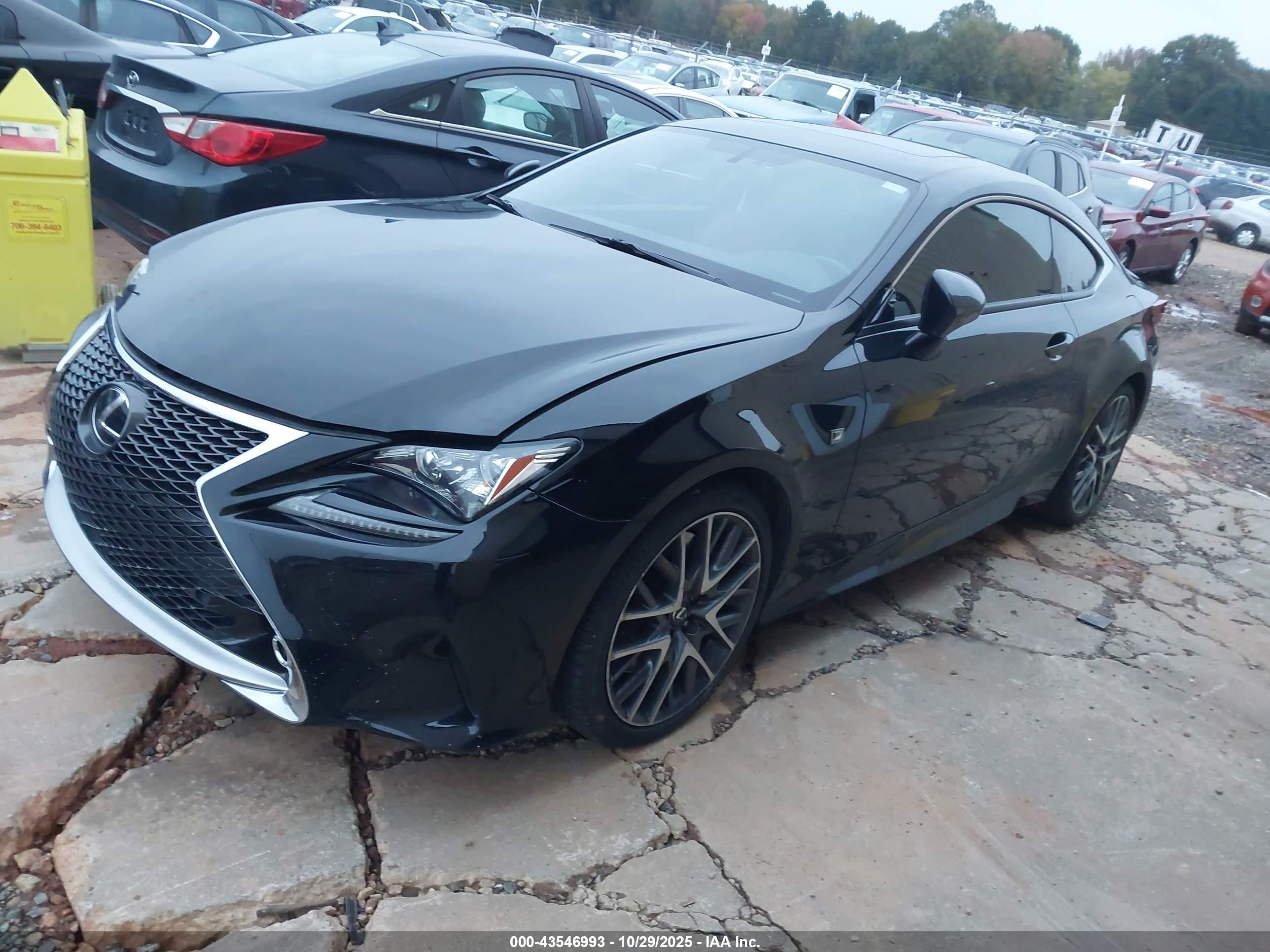 LEXUS RC image 2