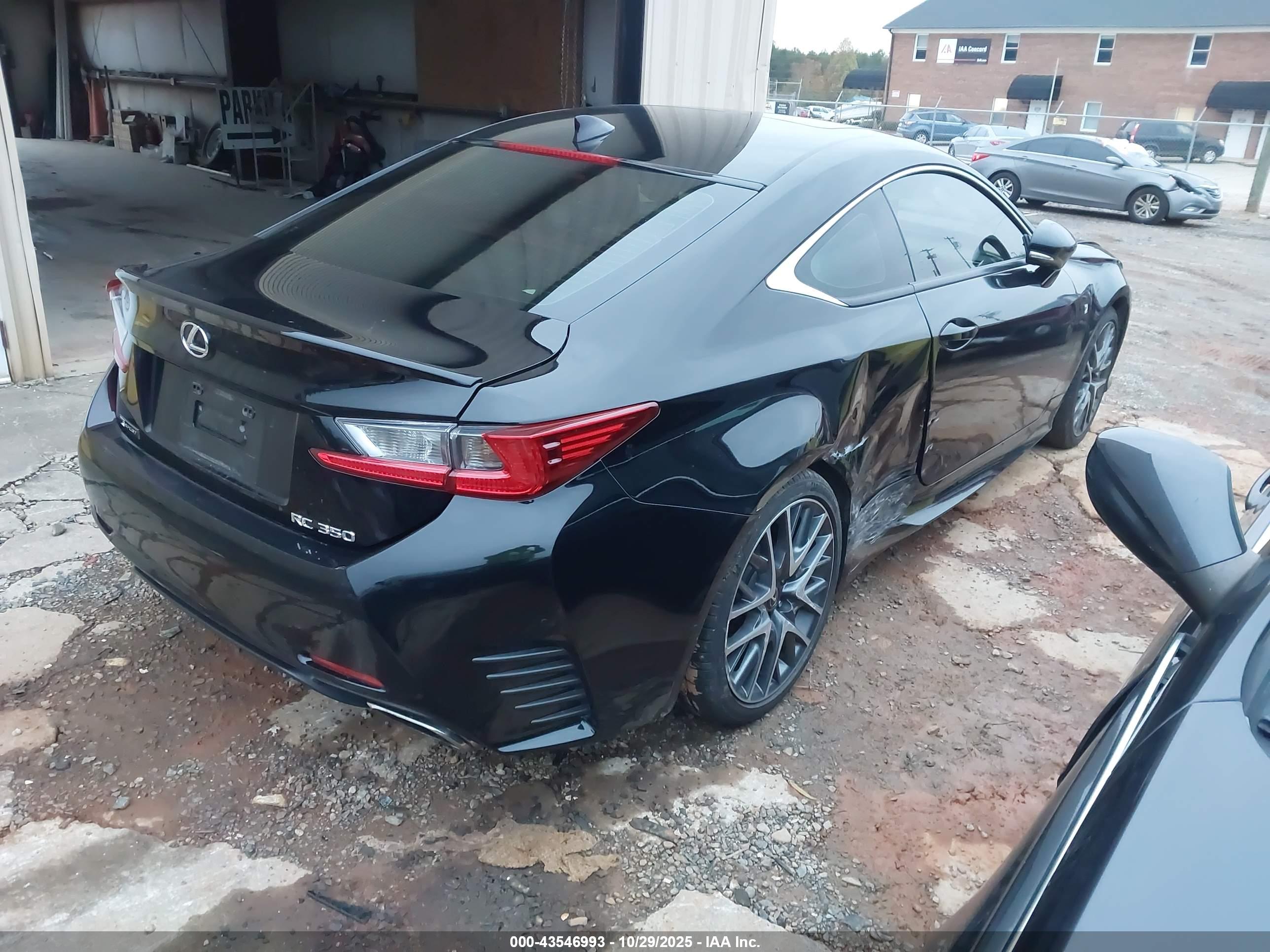 LEXUS RC image 4
