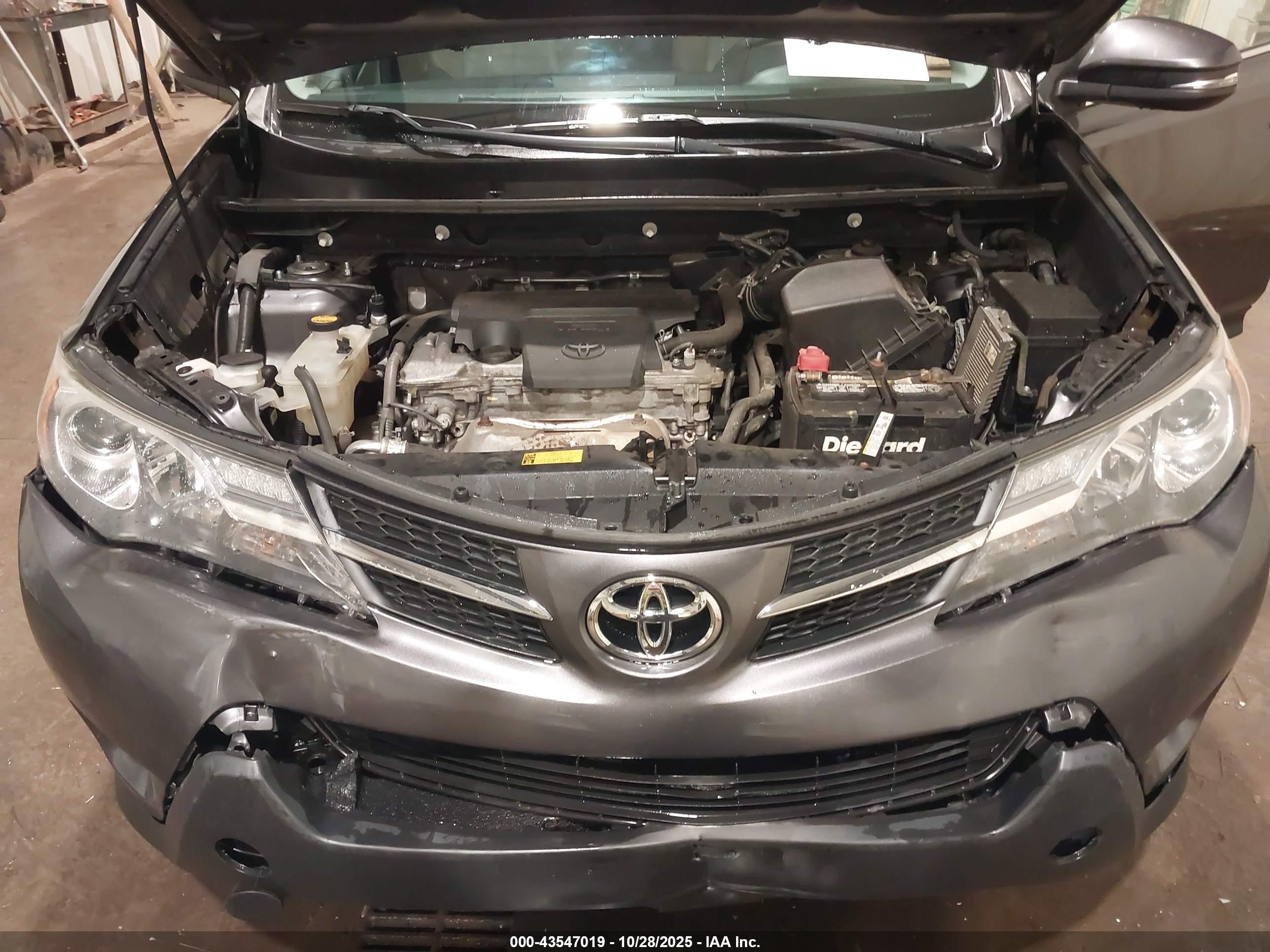 TOYOTA RAV4 image 10