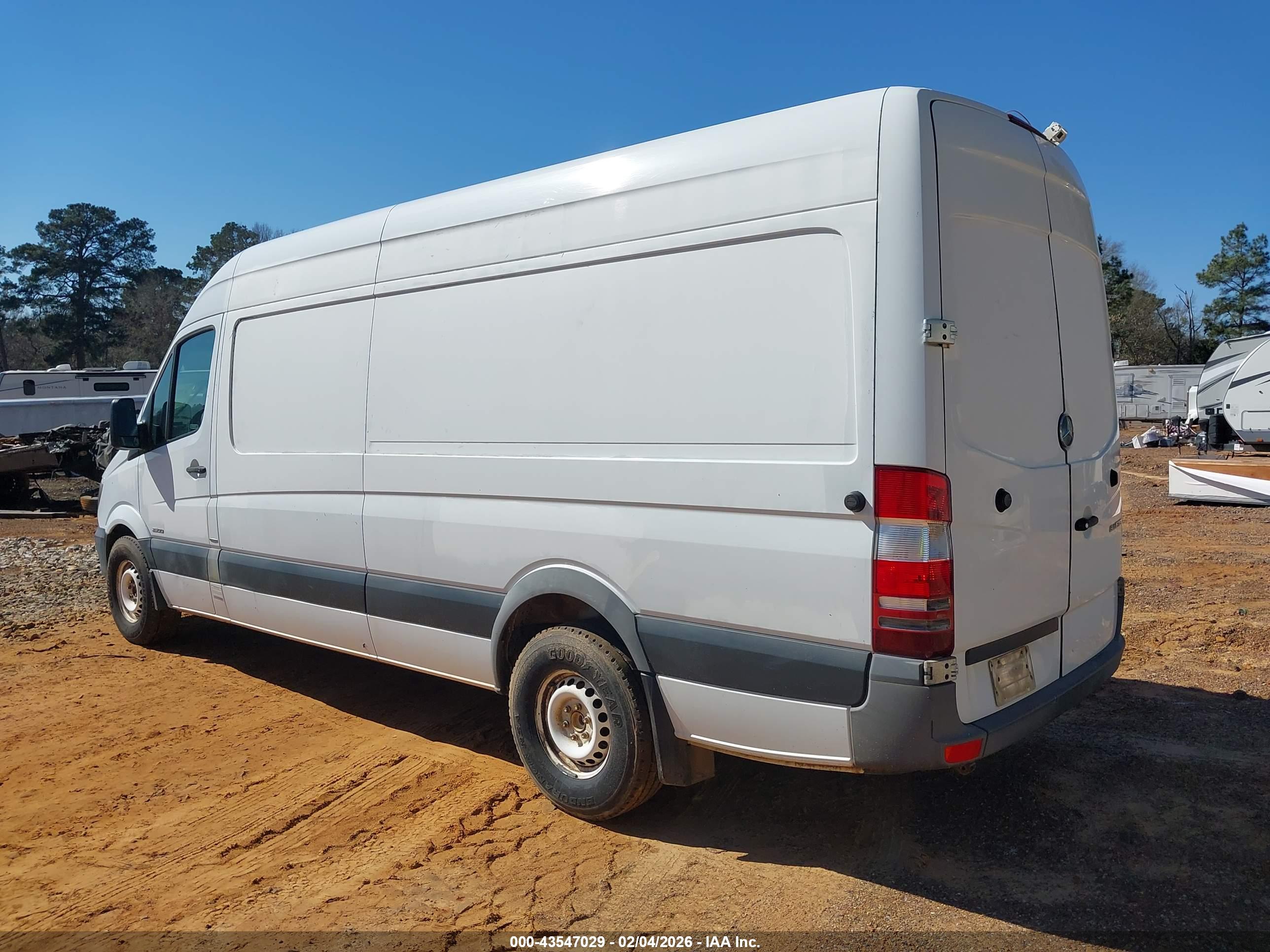 MERCEDES-BENZ SPRINTER image 3