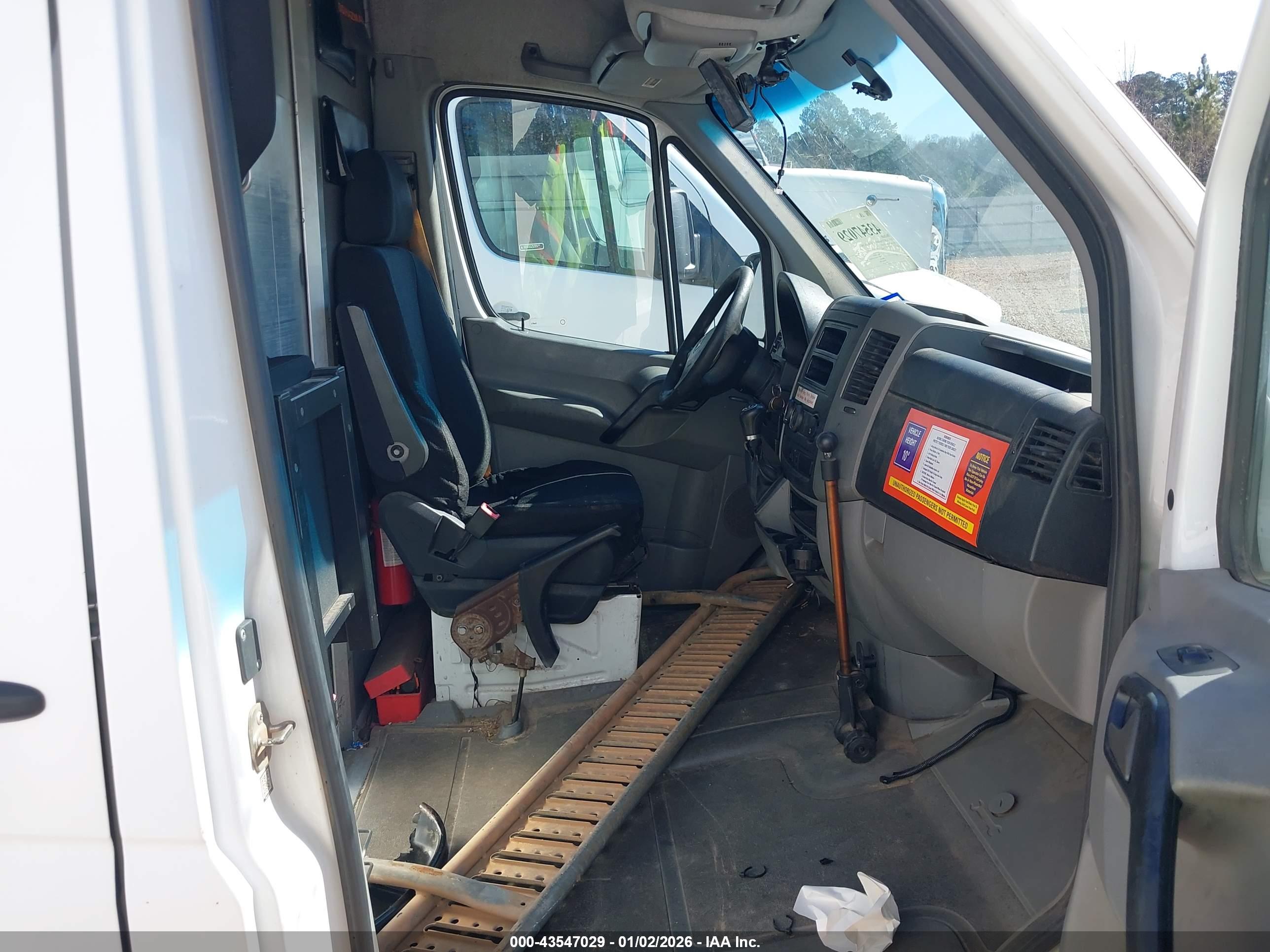 MERCEDES-BENZ SPRINTER image 5