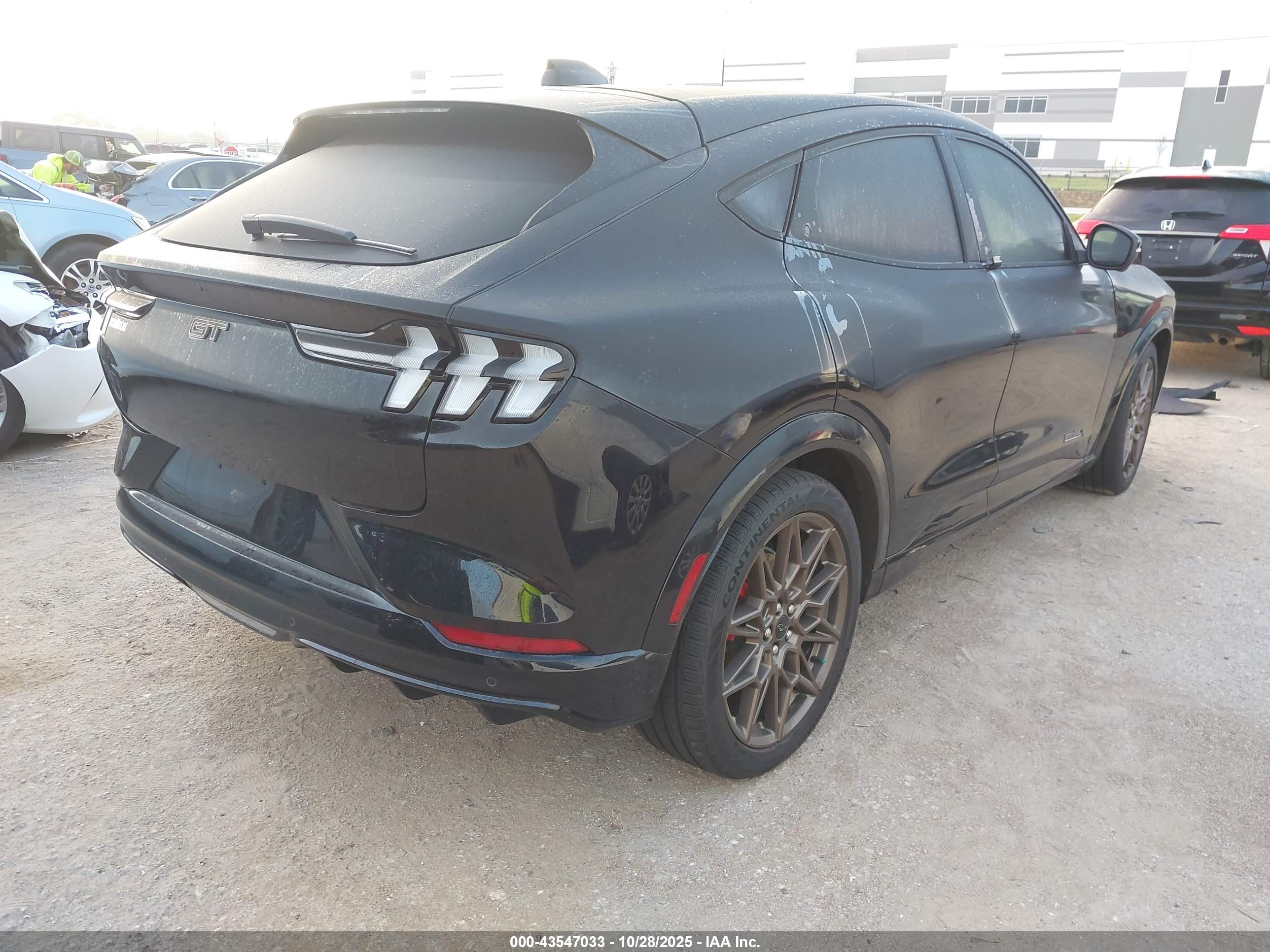FORD MUSTANG image 4