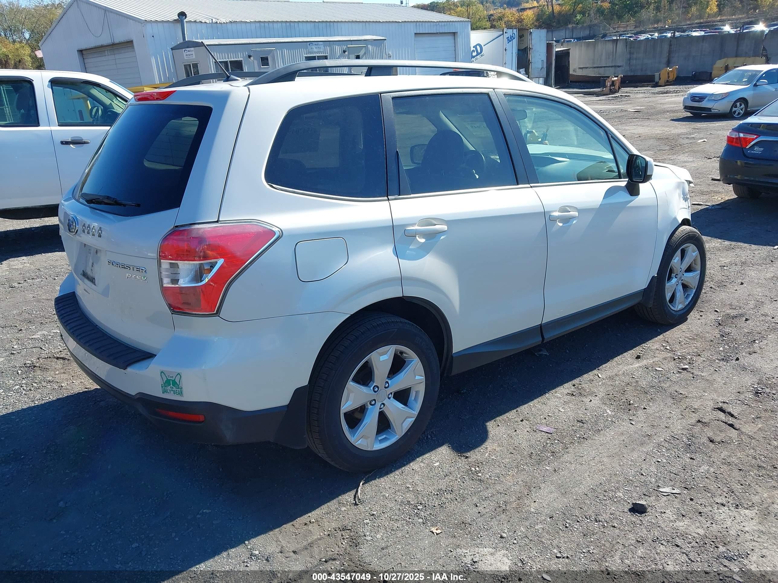 SUBARU FORESTER image 4