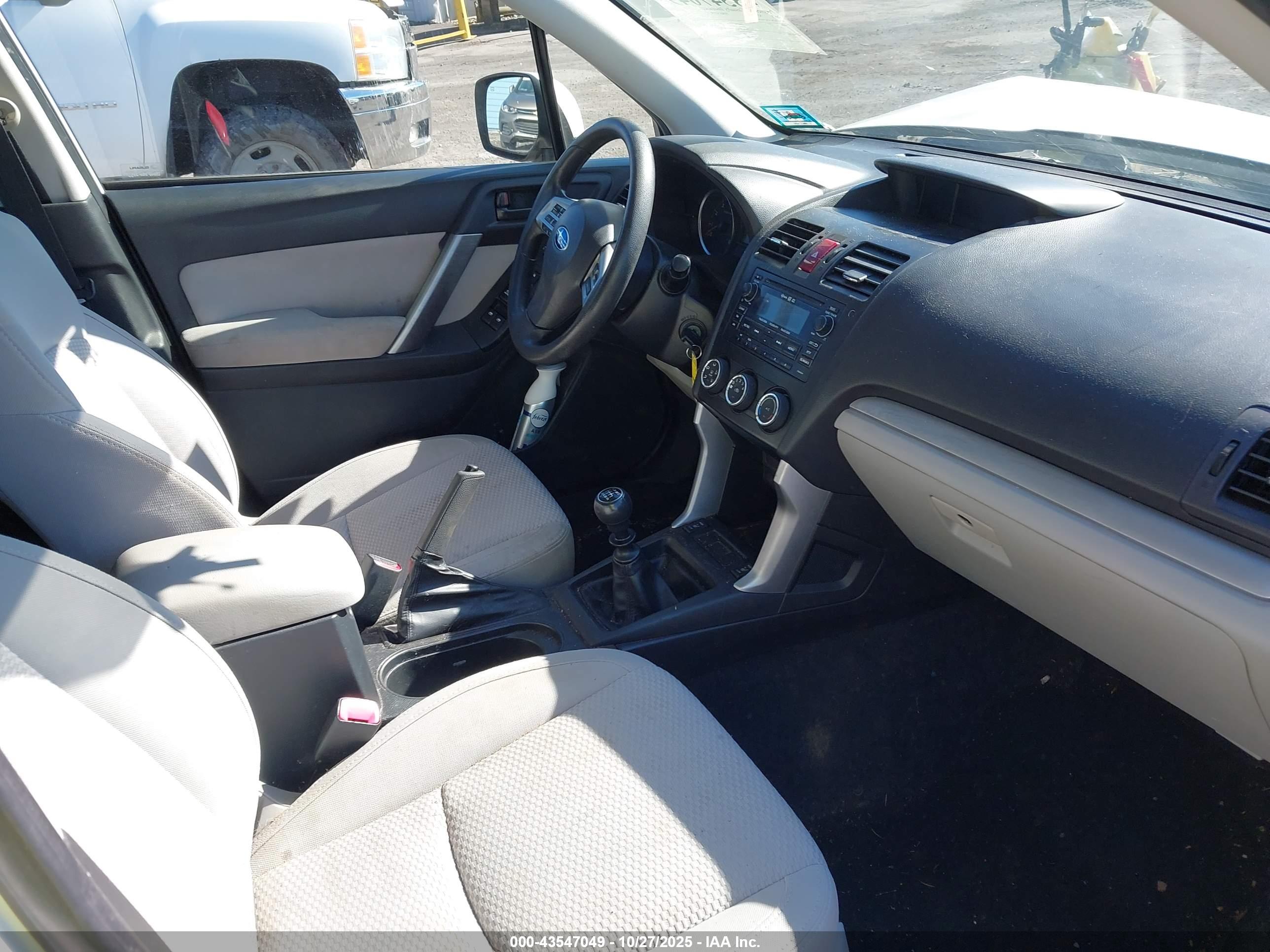 SUBARU FORESTER image 5