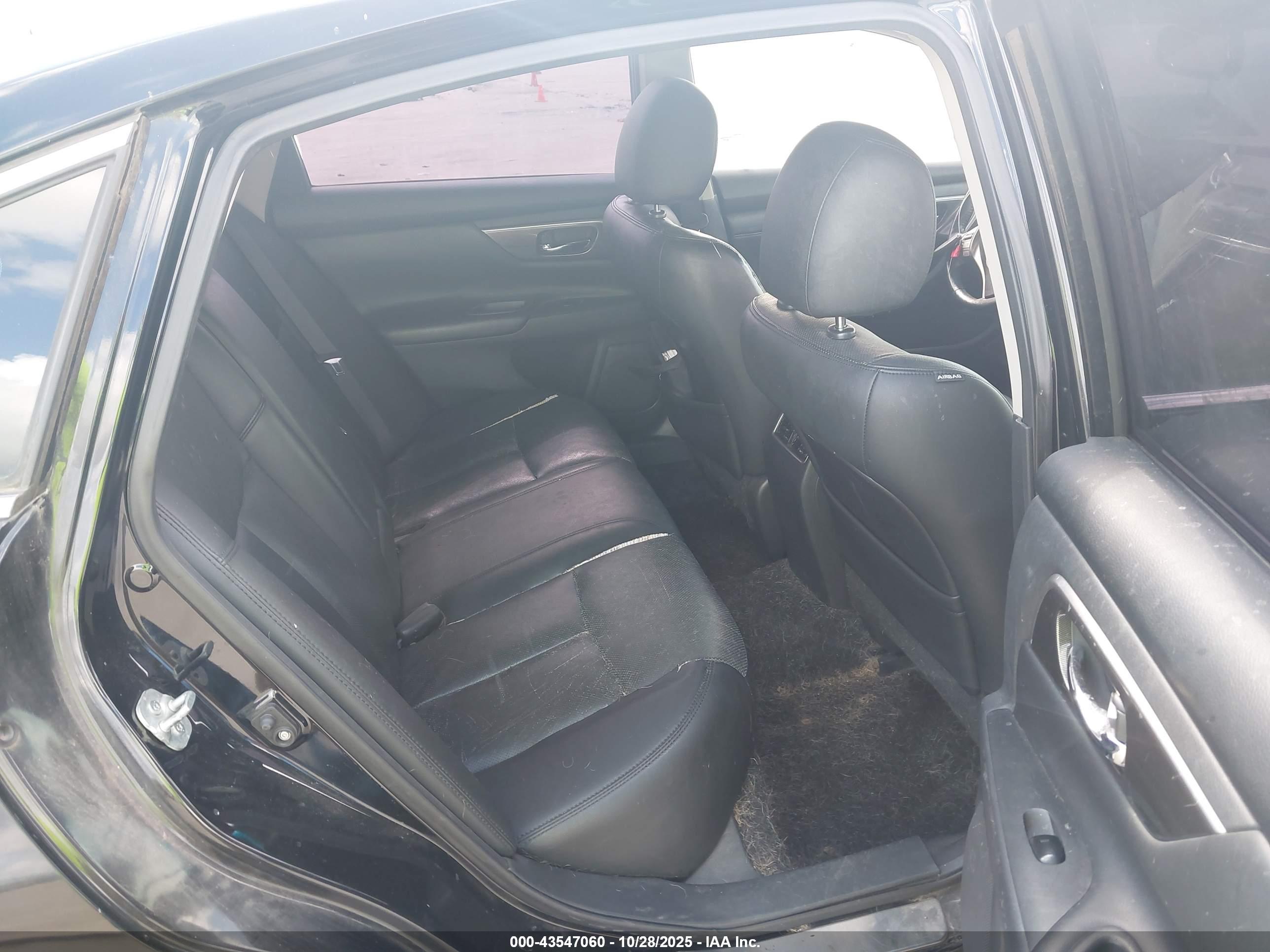 NISSAN ALTIMA image 8