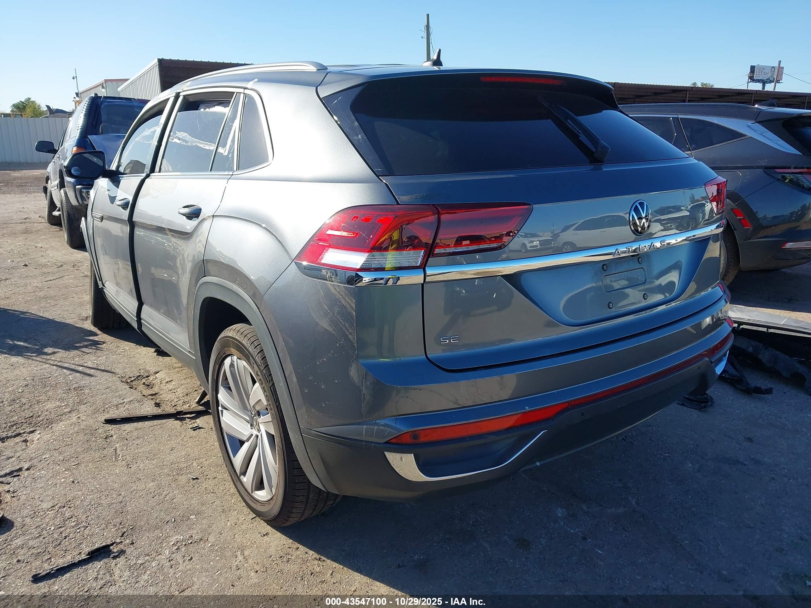 VOLKSWAGEN ATLAS image 3