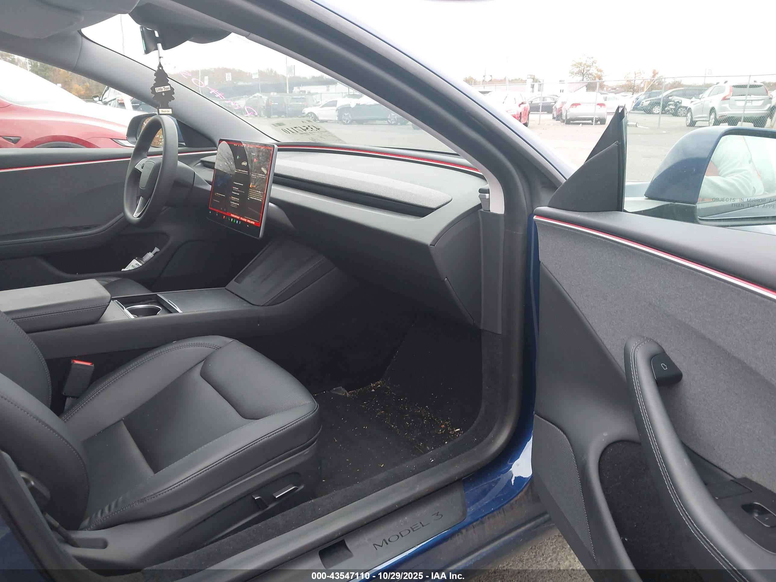 TESLA MODEL image 5