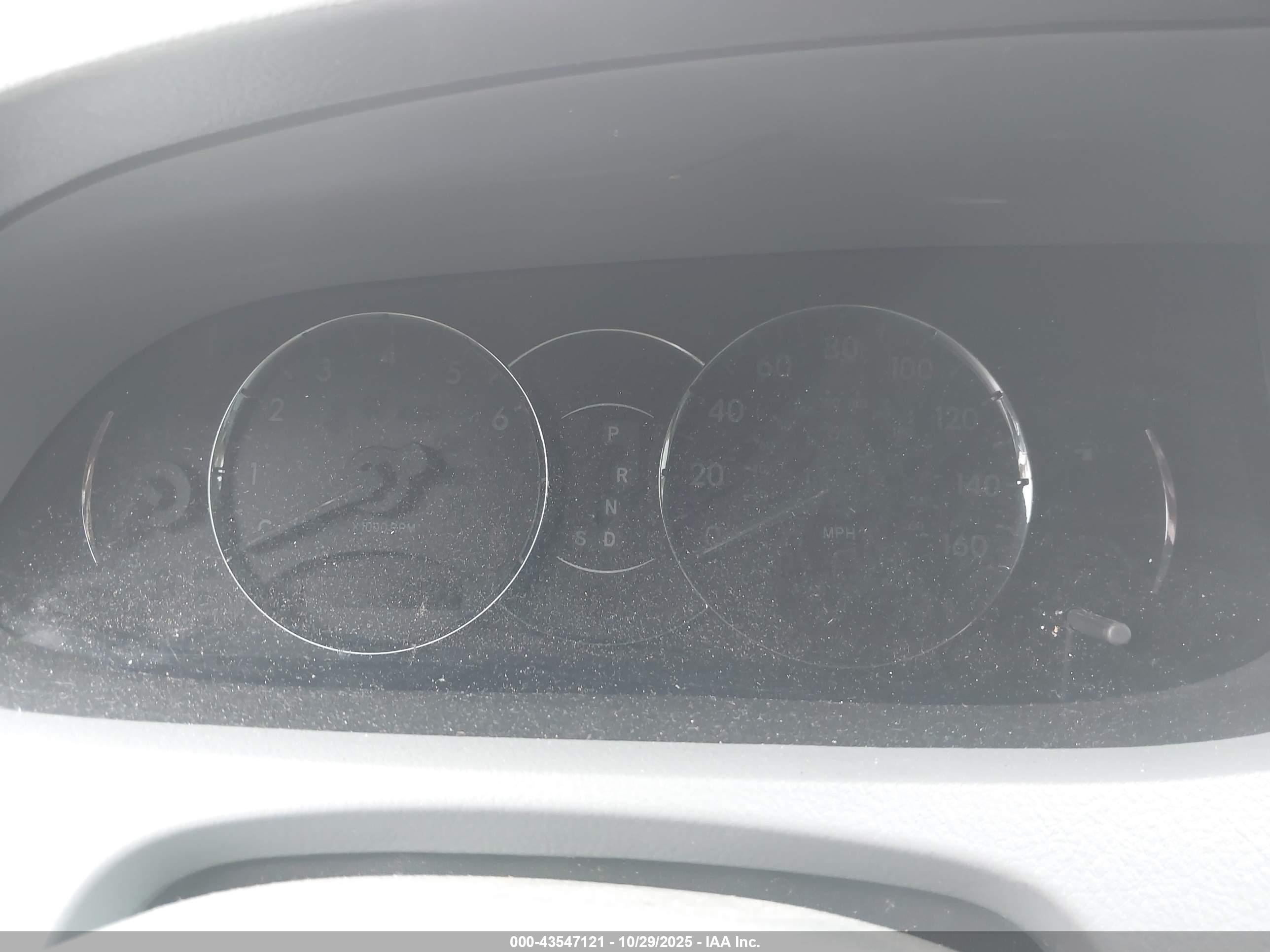 TOYOTA AVALON image 7