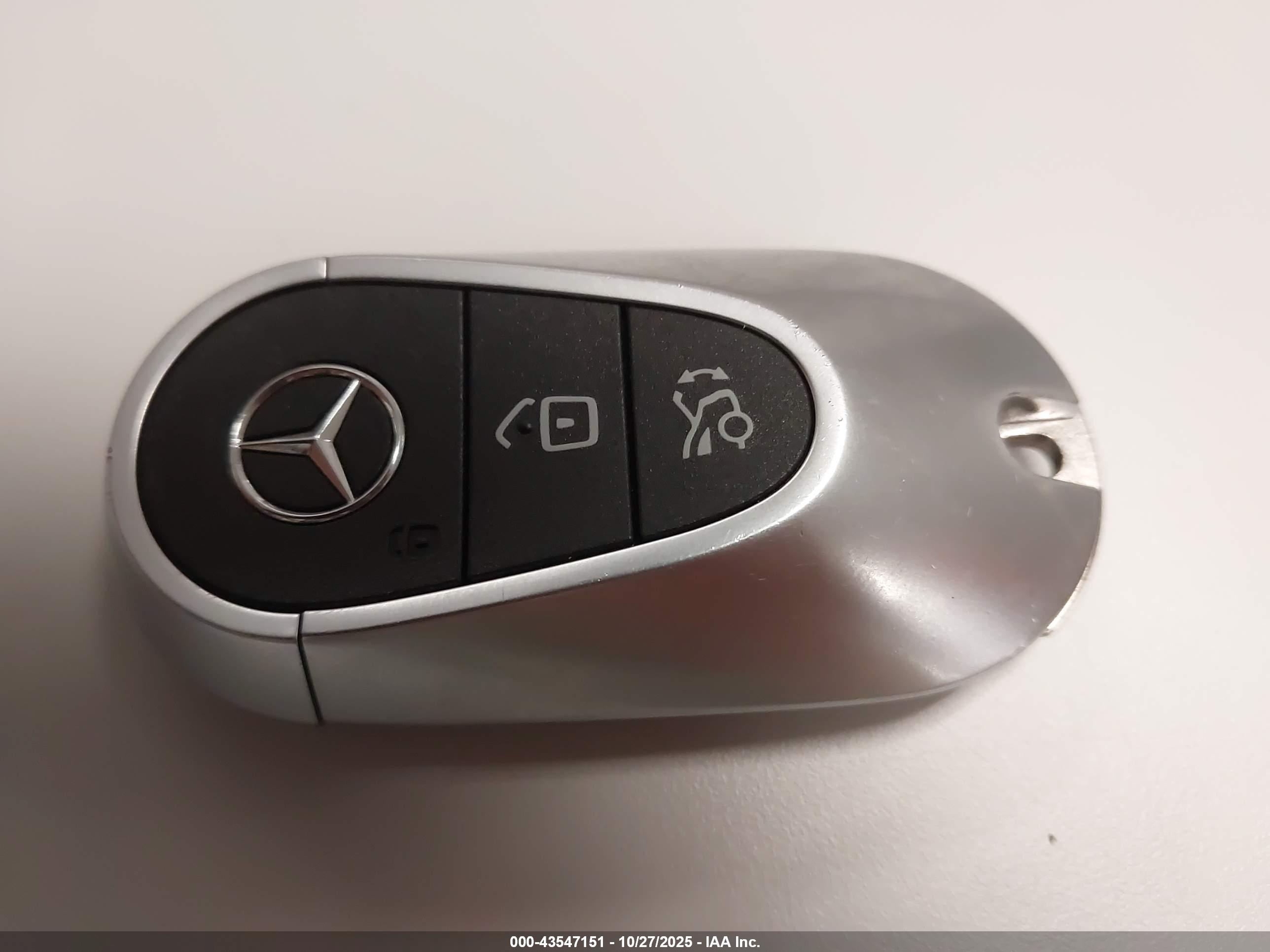 MERCEDES-BENZ EQE image 11