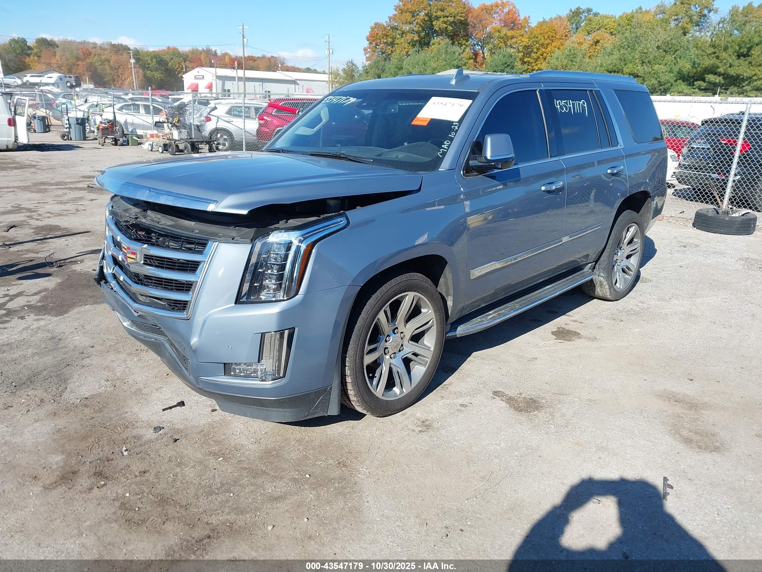 CADILLAC ESCALADE image 2