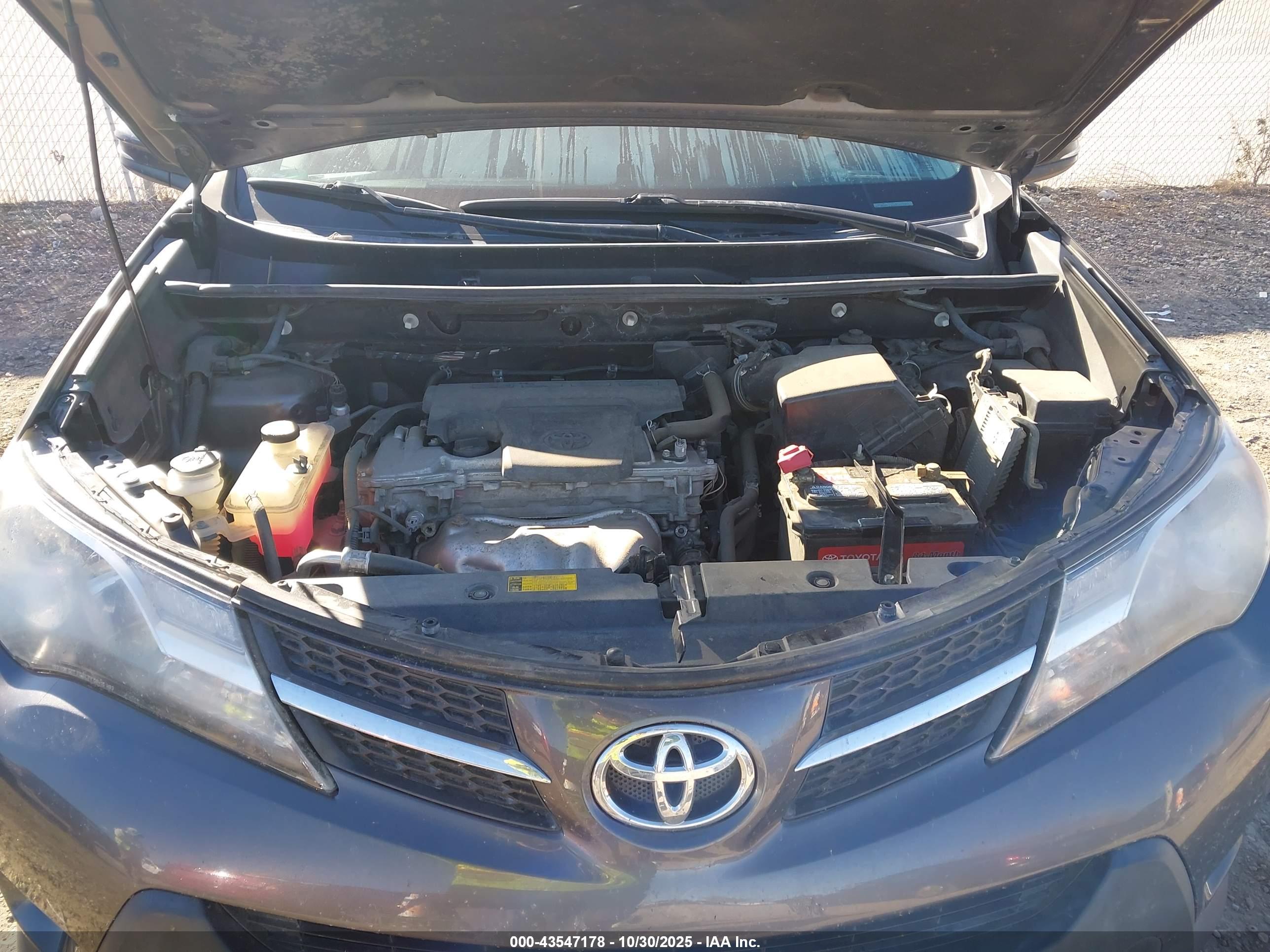 TOYOTA RAV4 image 10