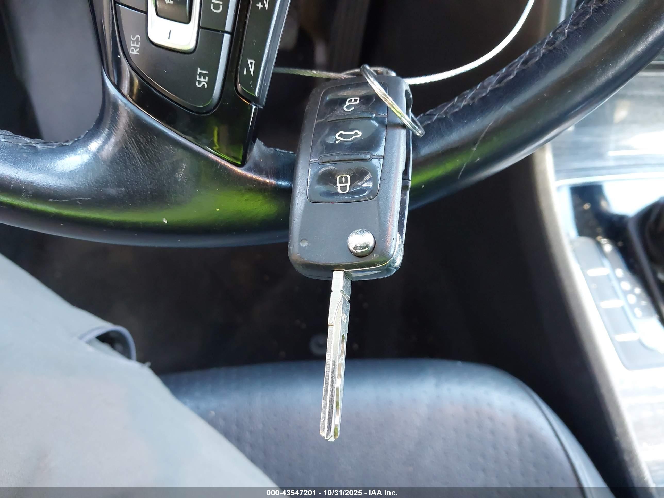 VOLKSWAGEN PASSAT image 11