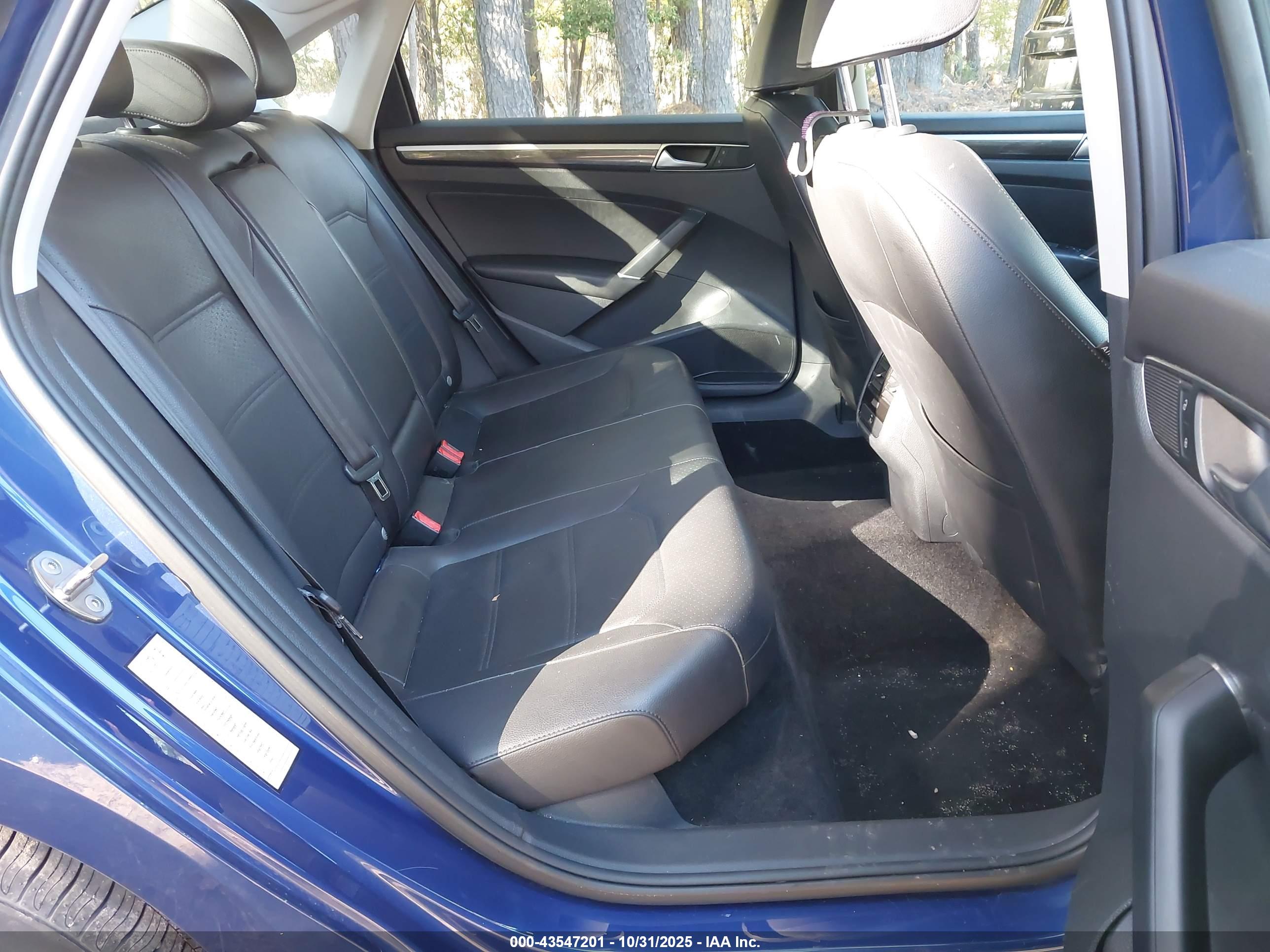 VOLKSWAGEN PASSAT image 8