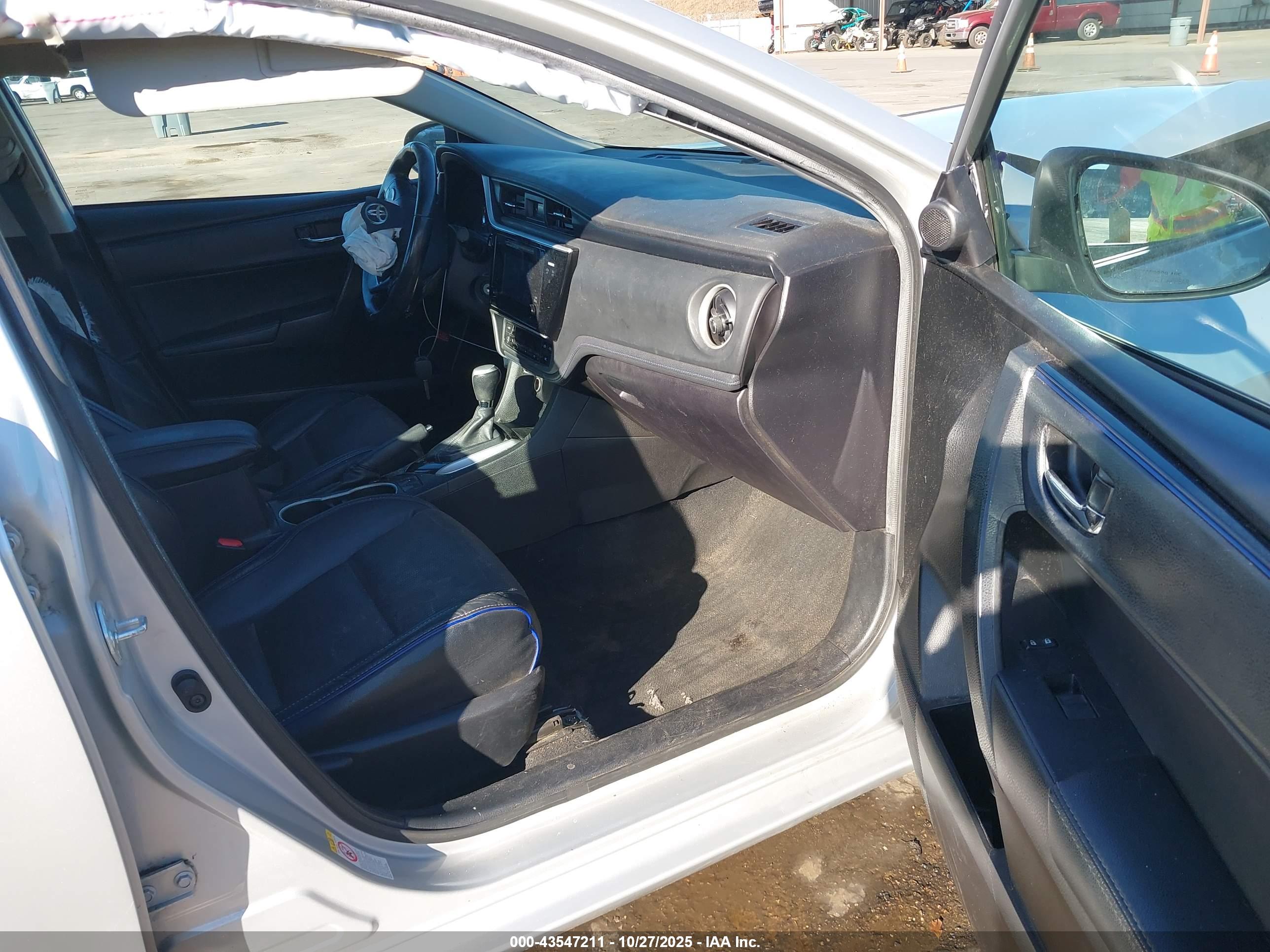 TOYOTA COROLLA image 5