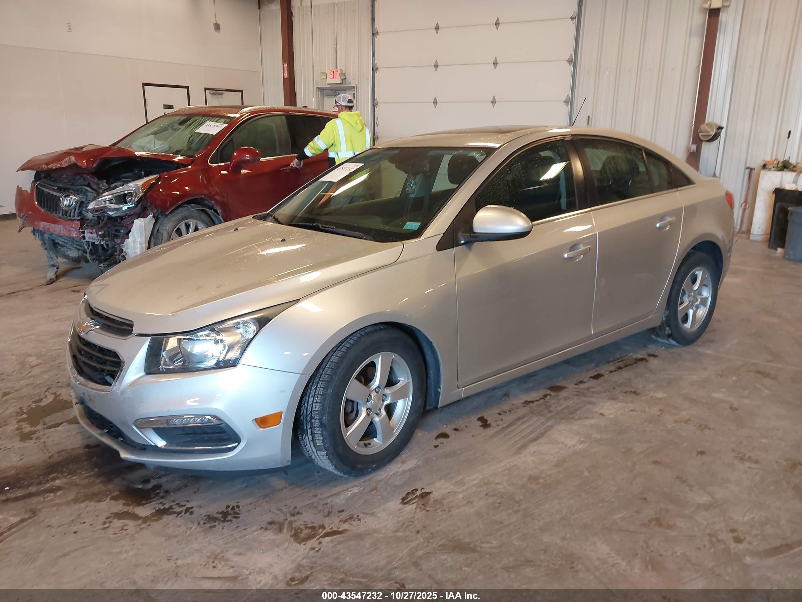 CHEVROLET CRUZE image 2