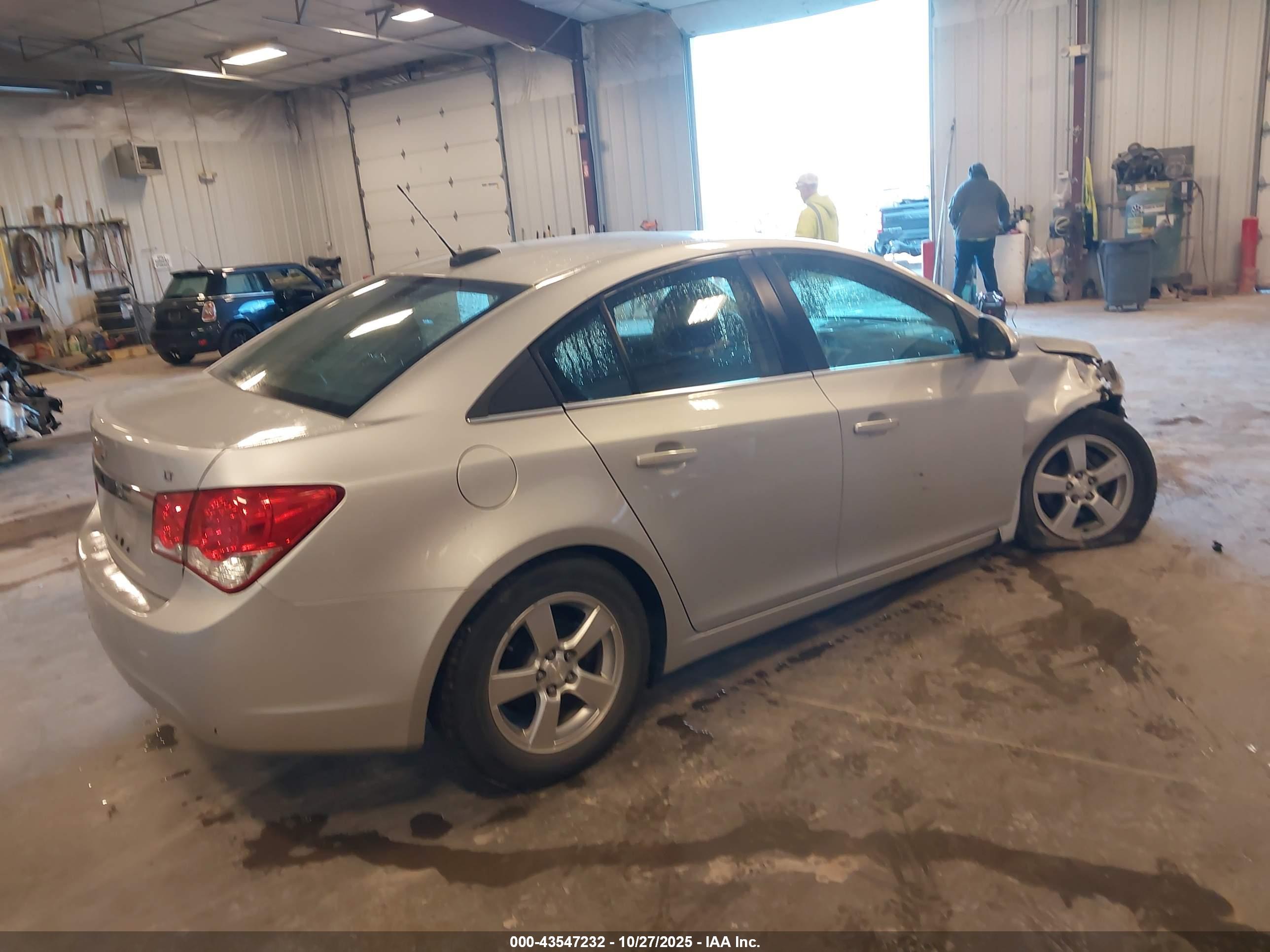 CHEVROLET CRUZE image 4