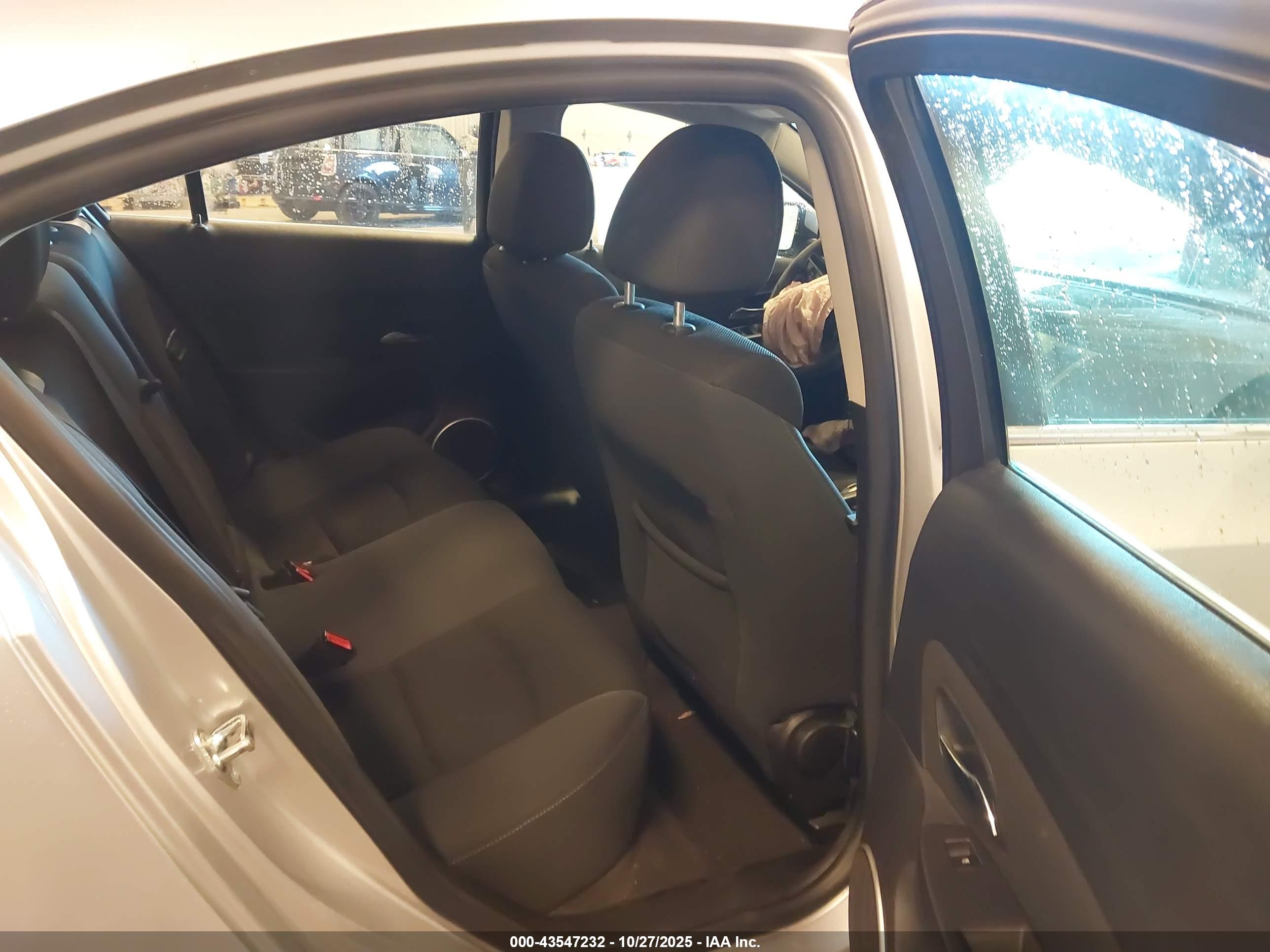 CHEVROLET CRUZE image 8