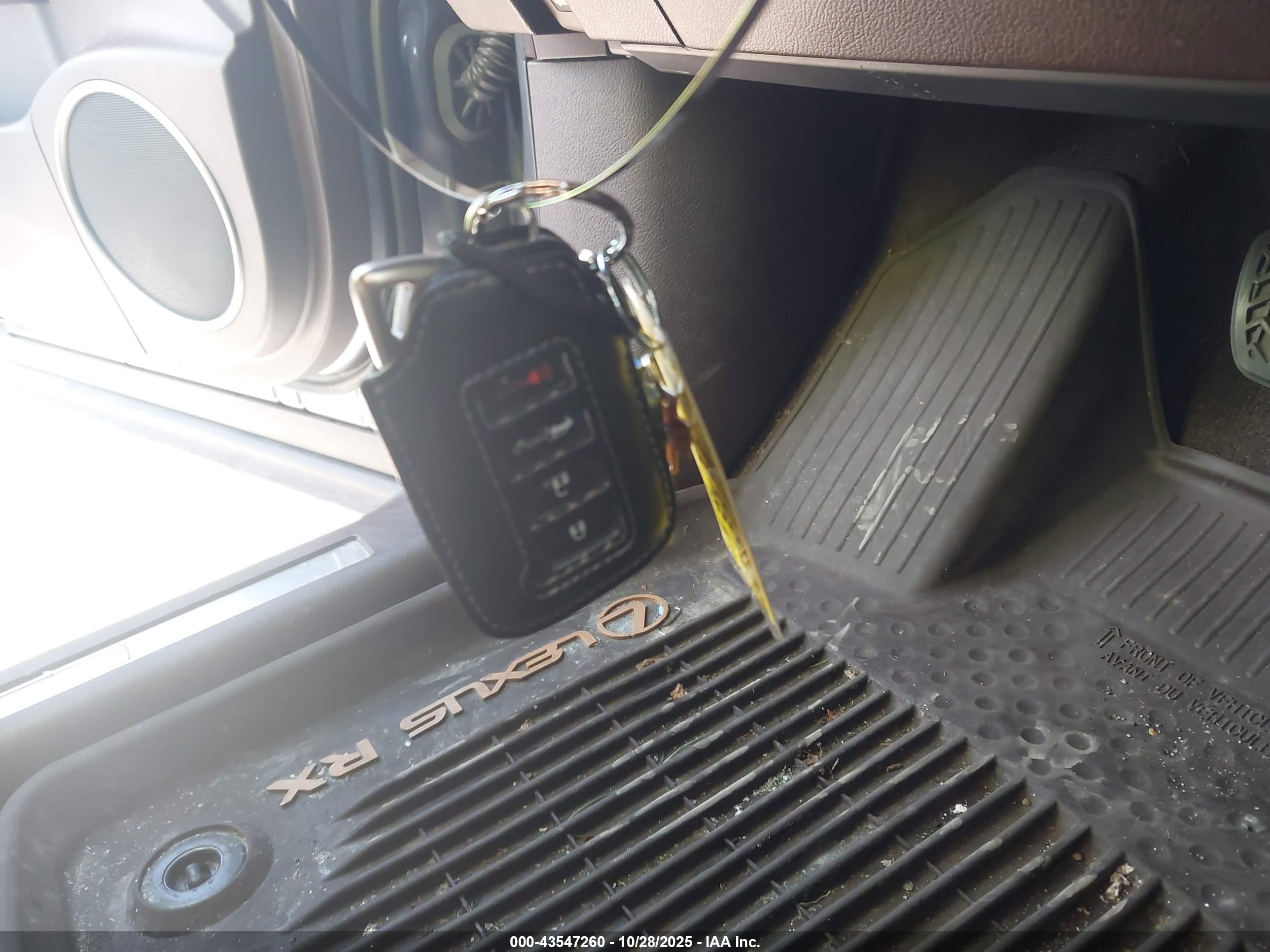 LEXUS RX image 11