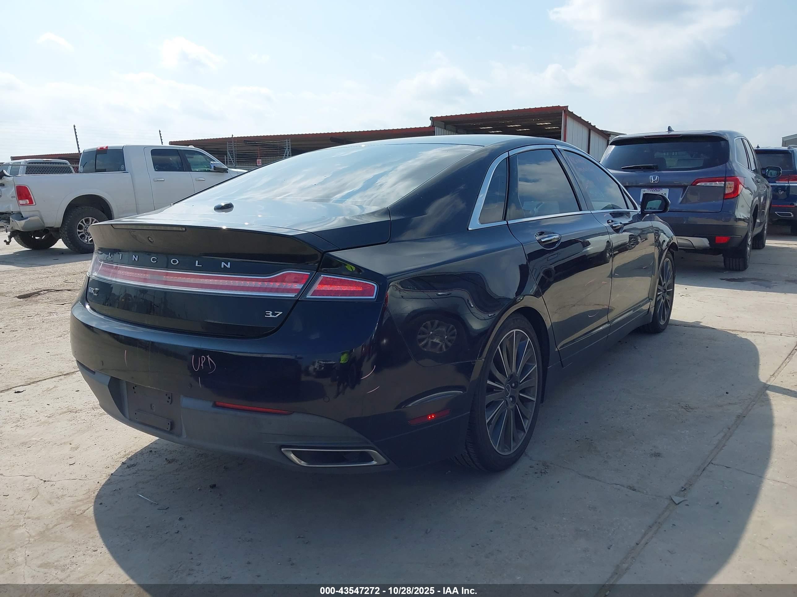 LINCOLN MKZ image 4