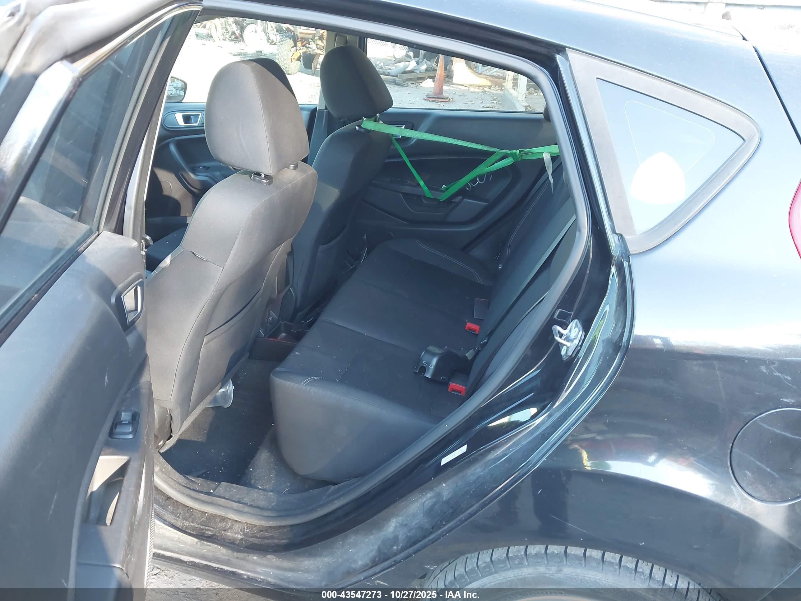 FORD FIESTA image 8