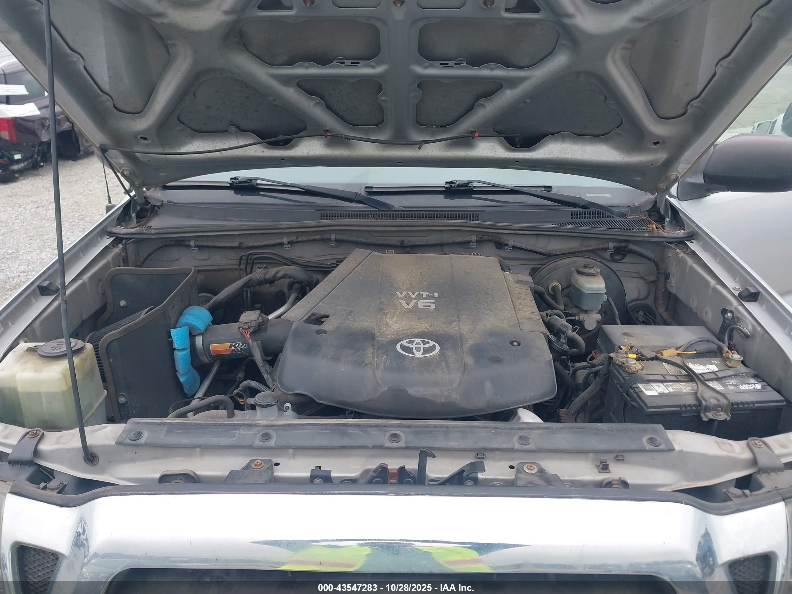 TOYOTA TACOMA image 10