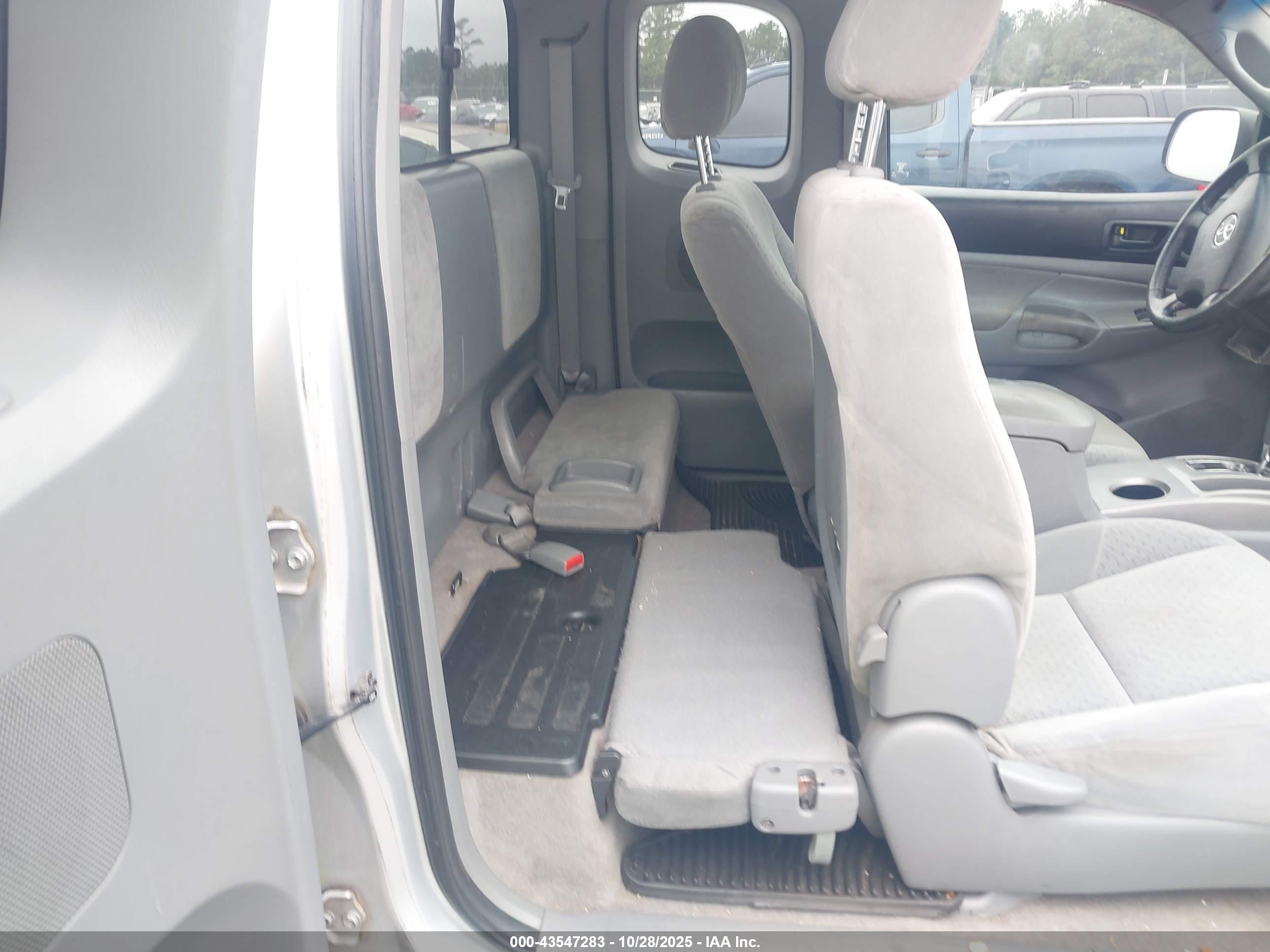 TOYOTA TACOMA image 8