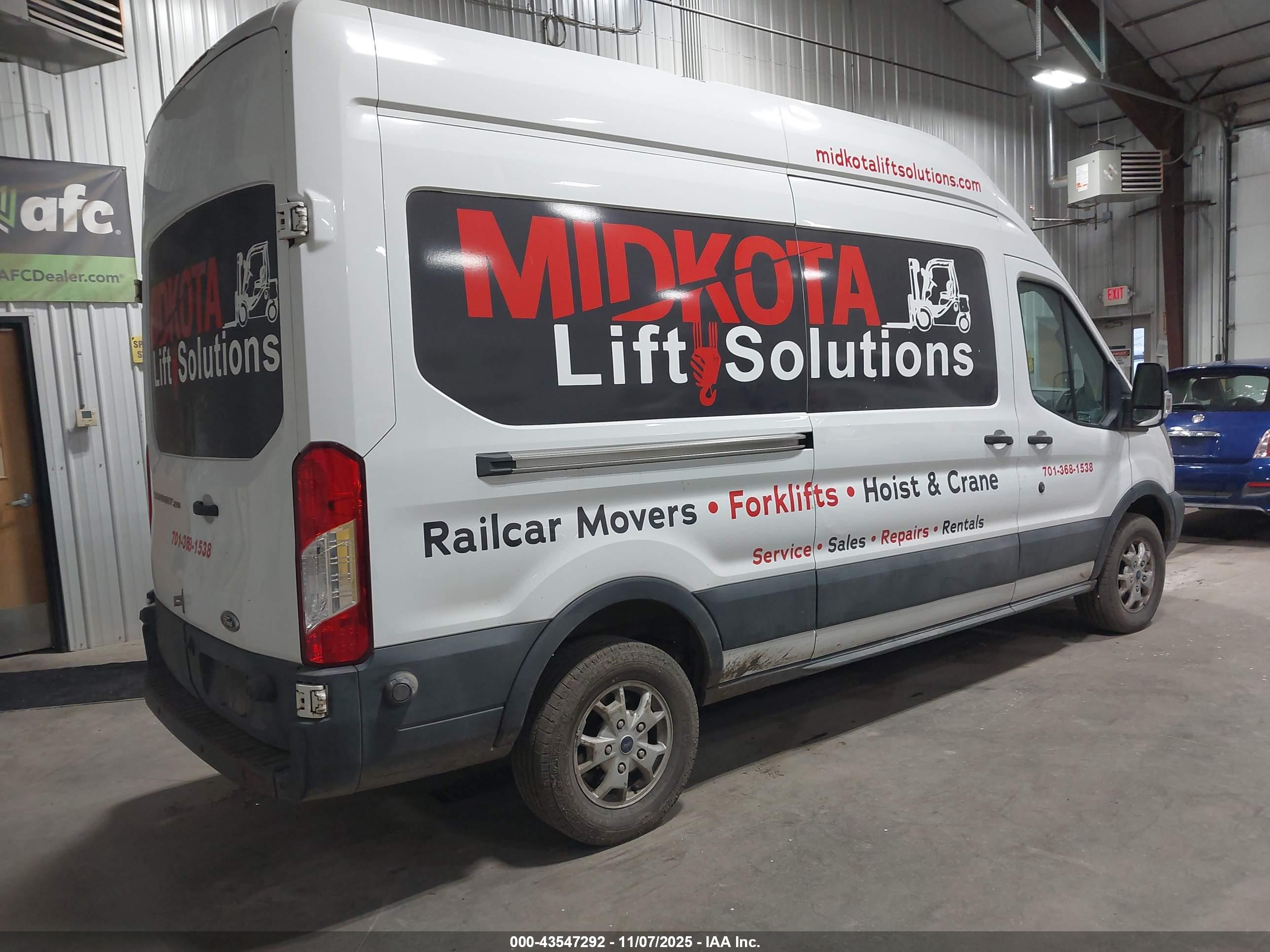 FORD TRANSIT-250 image 4