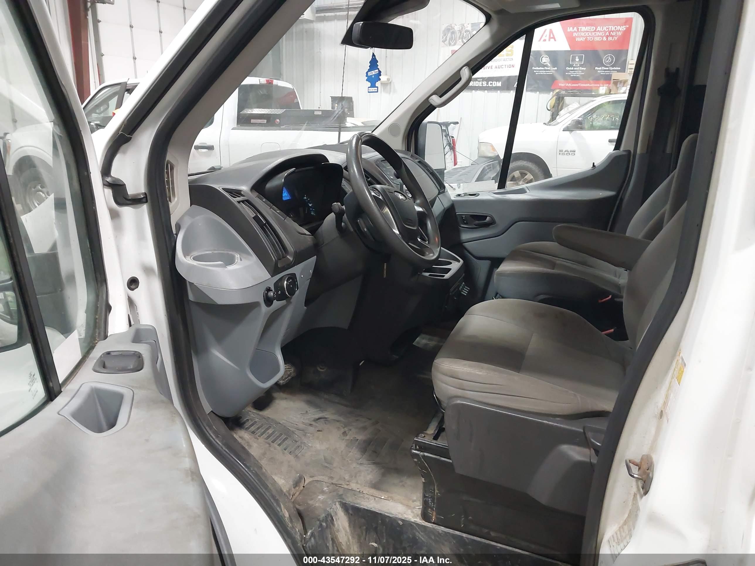 FORD TRANSIT-250 image 5