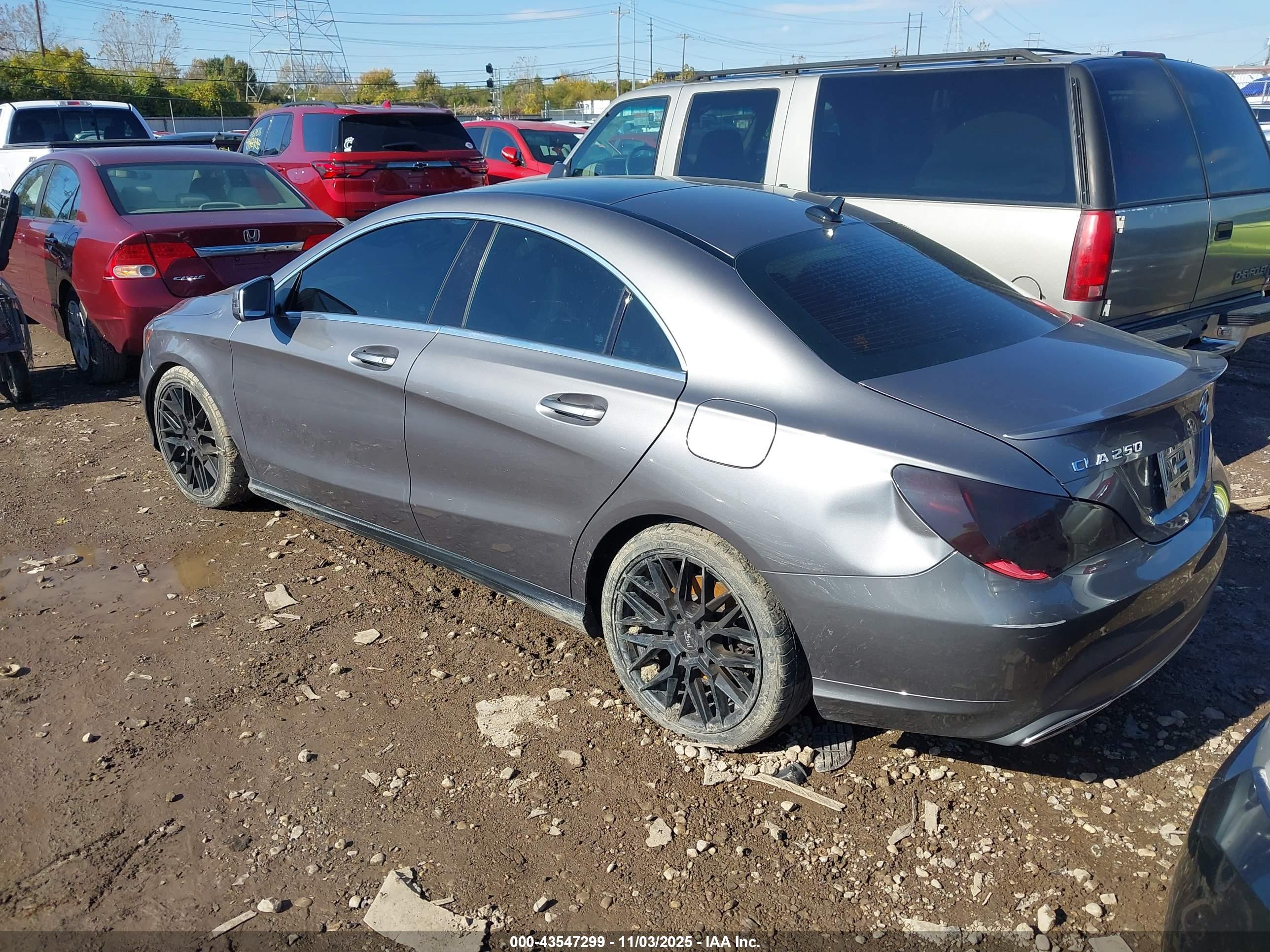 MERCEDES-BENZ CLA image 3