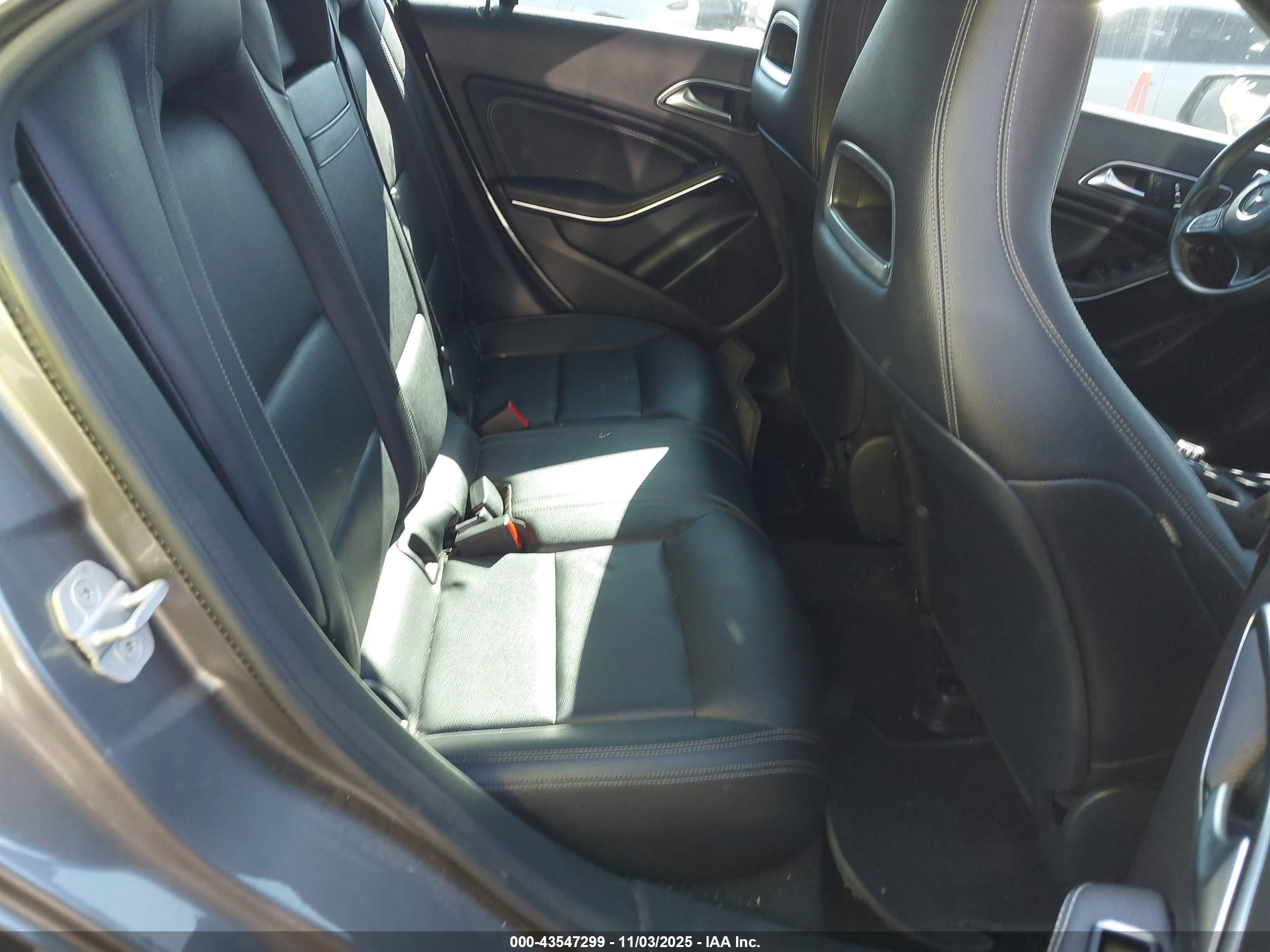 MERCEDES-BENZ CLA image 8