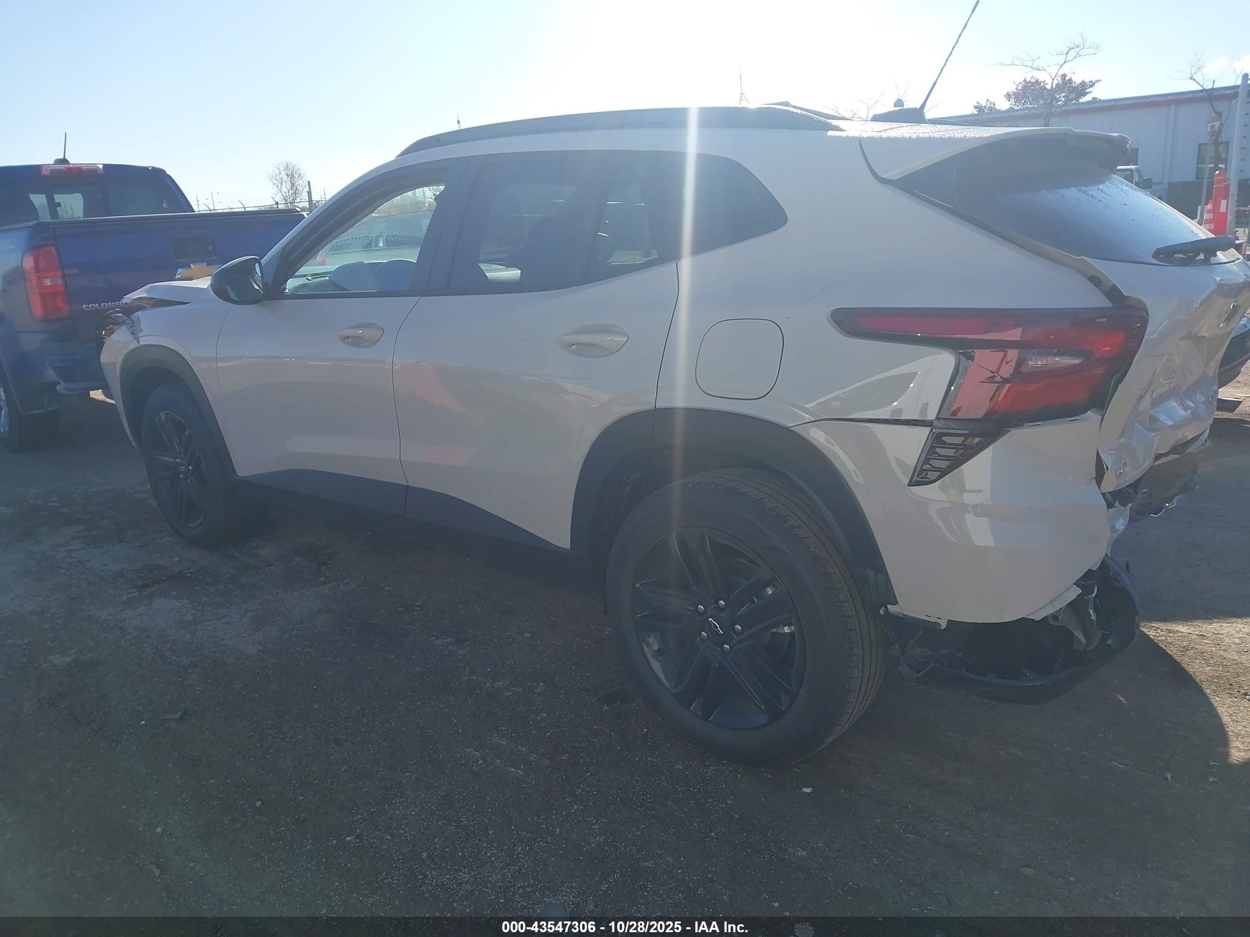 CHEVROLET TRAX image 3