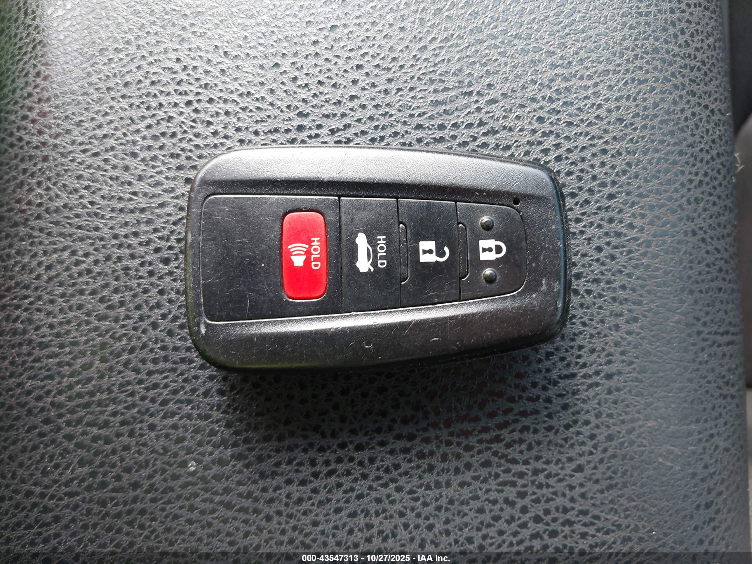 TOYOTA CAMRY image 11