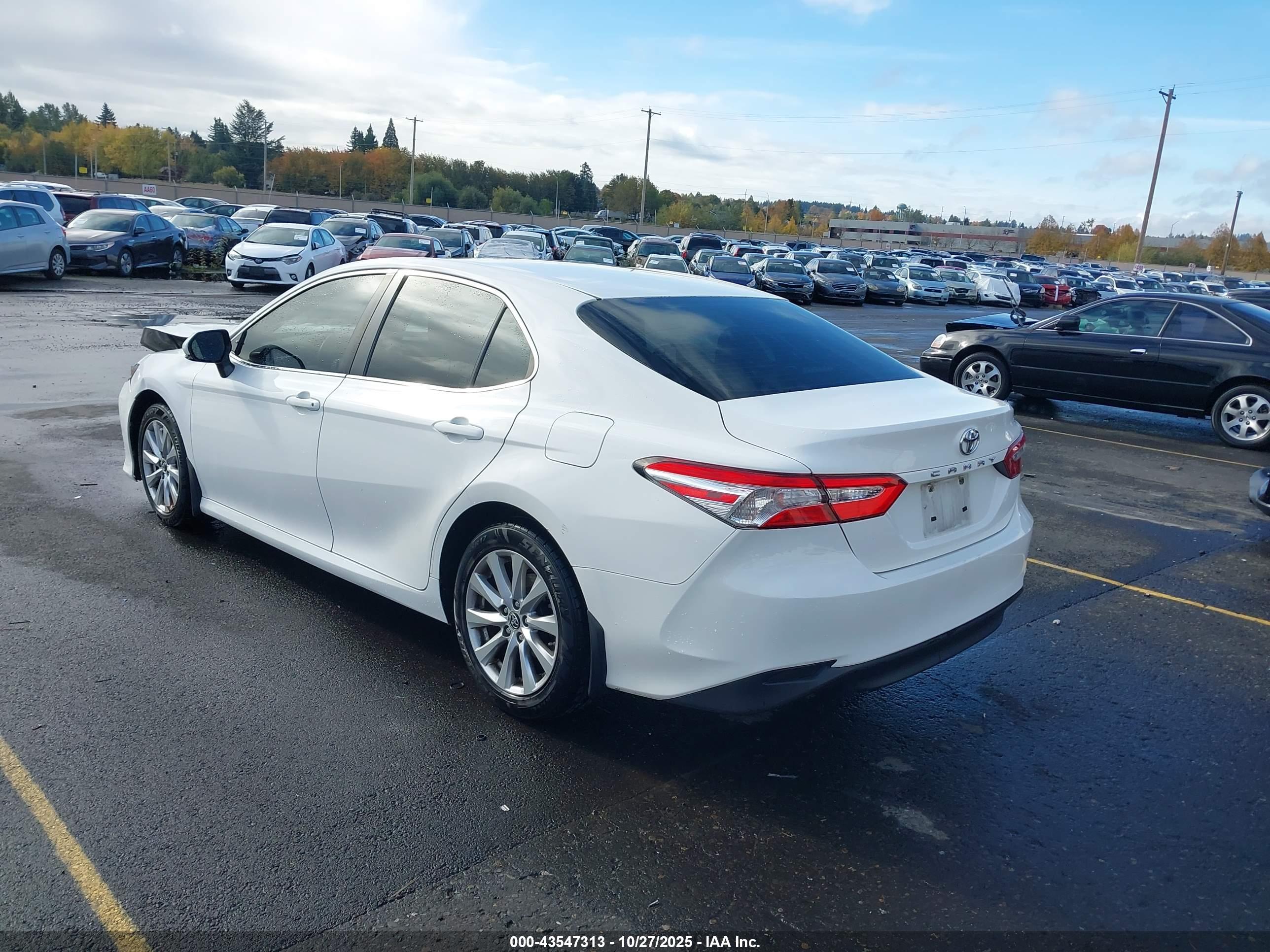 TOYOTA CAMRY image 3