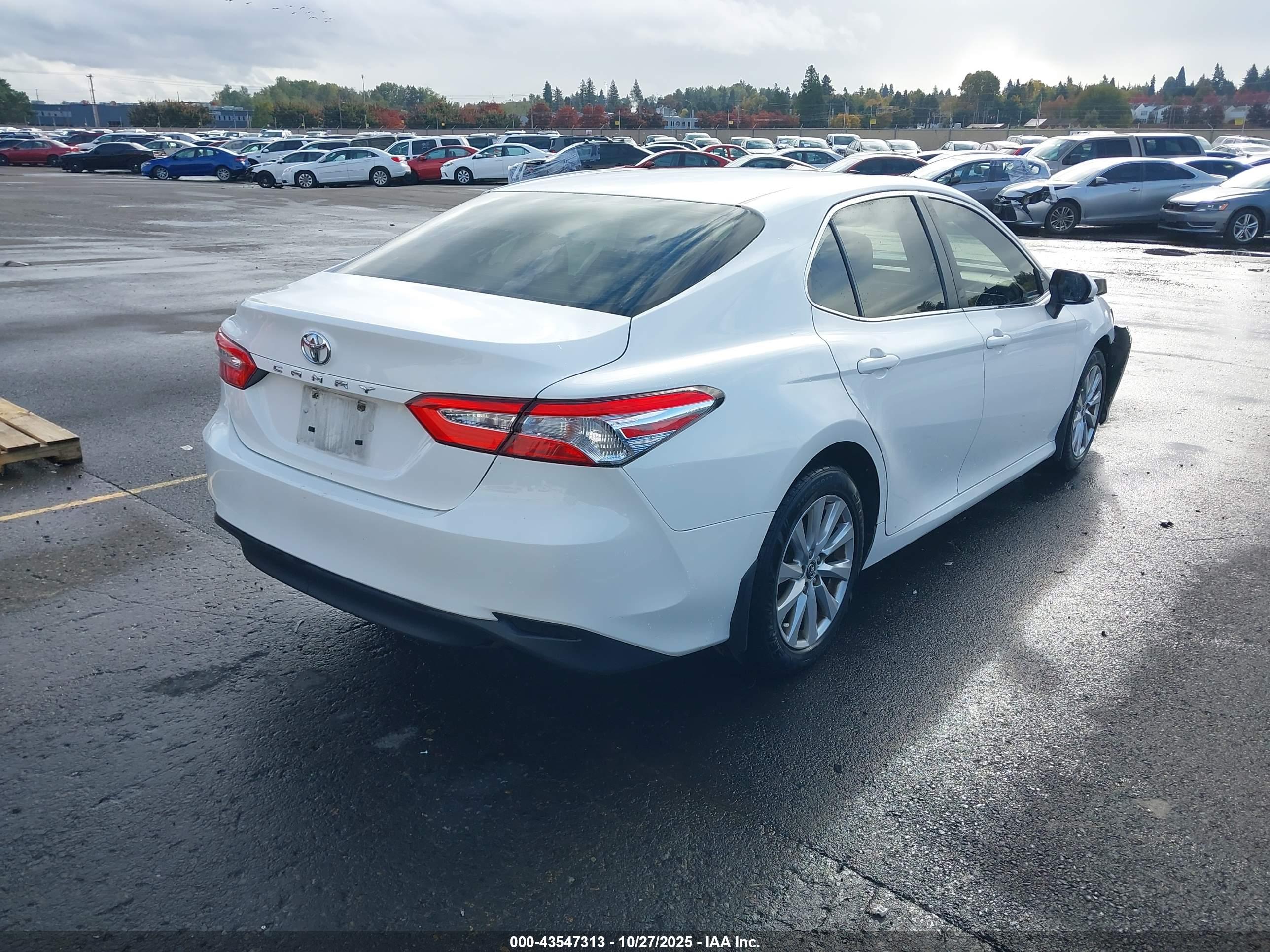 TOYOTA CAMRY image 4