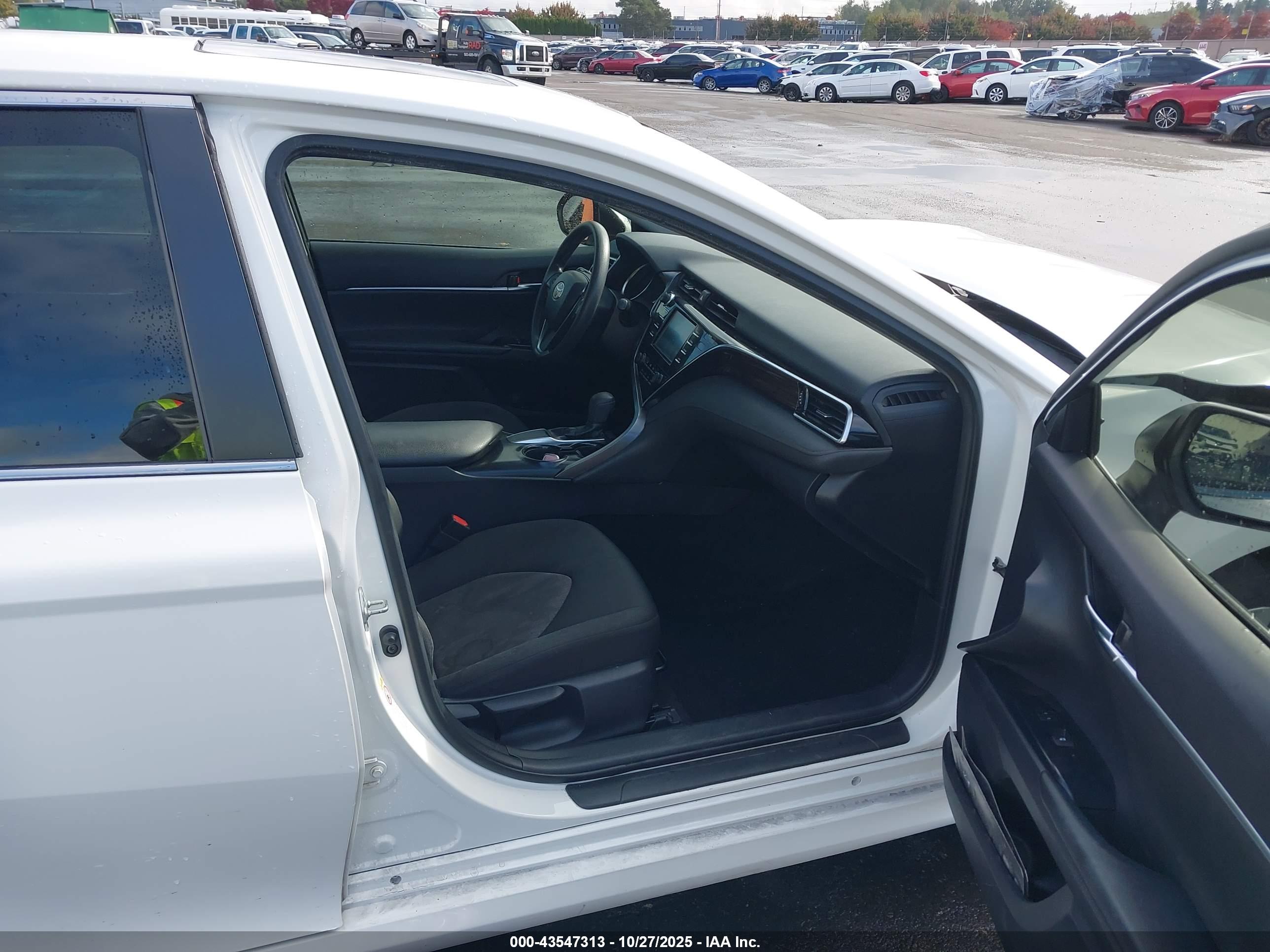 TOYOTA CAMRY image 5